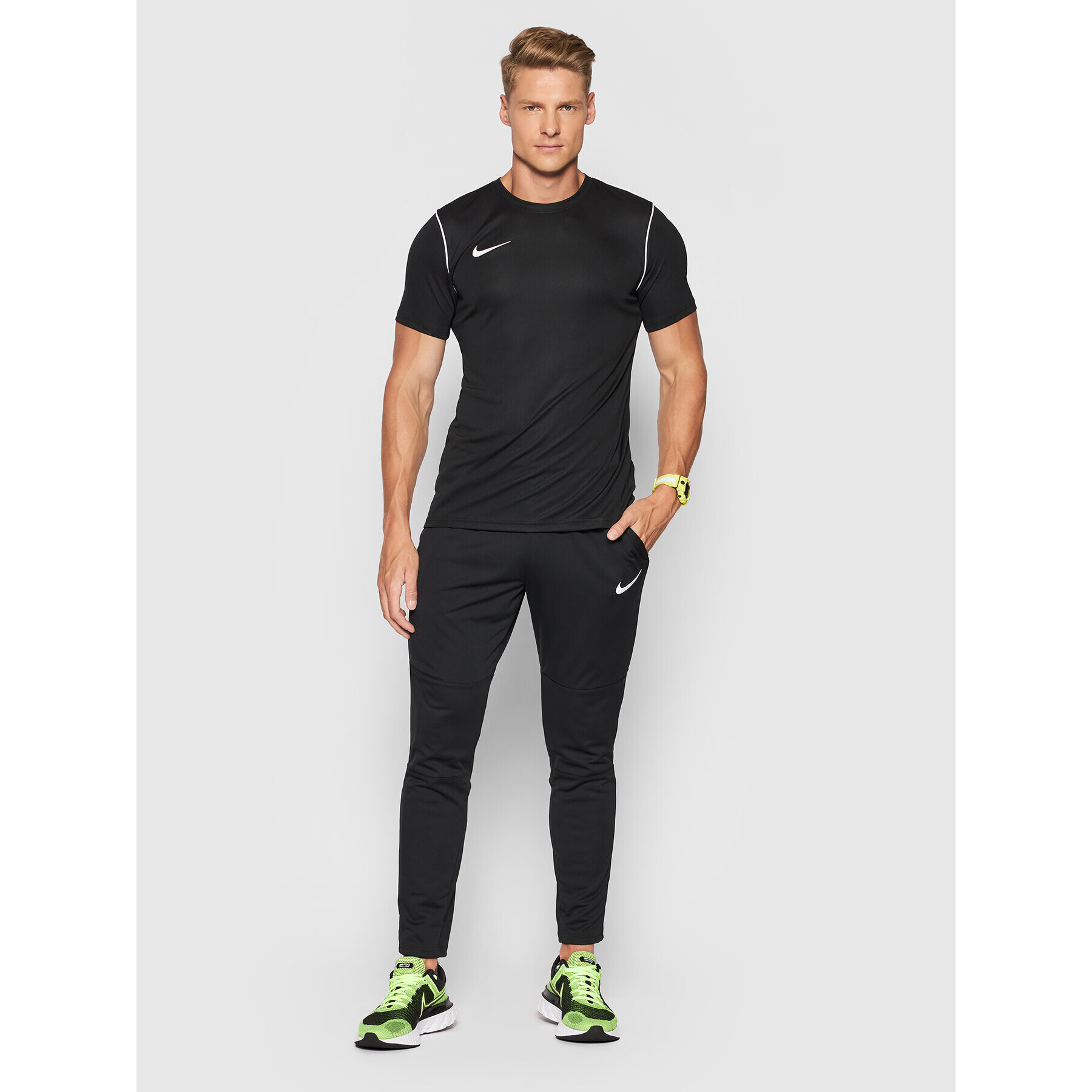 Nike Športna majica Dri-Fit BV6883 Črna Regular Fit - Pepit.si