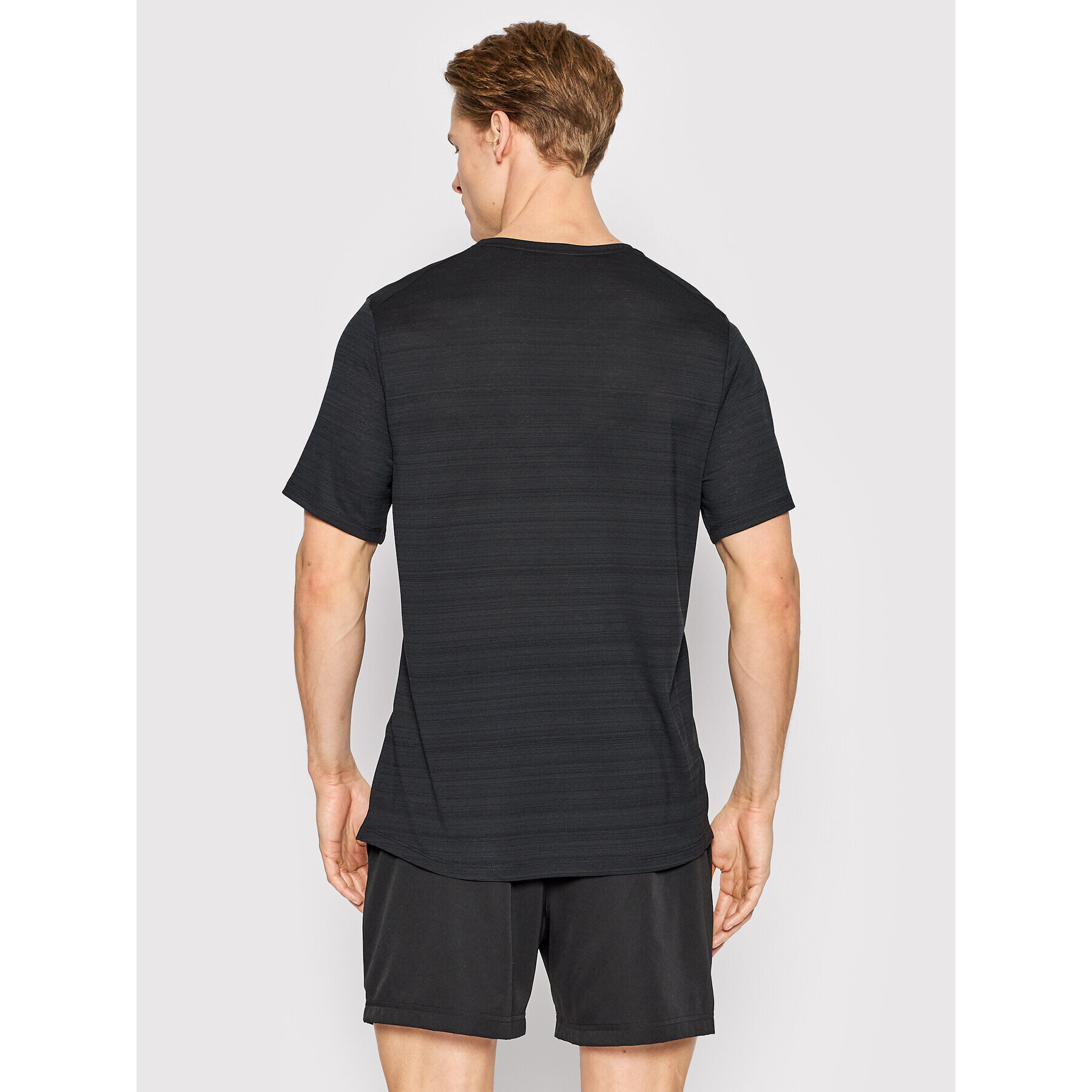 Nike Športna majica Dri-FIT Miler CU5992 Črna Regular Fit - Pepit.si