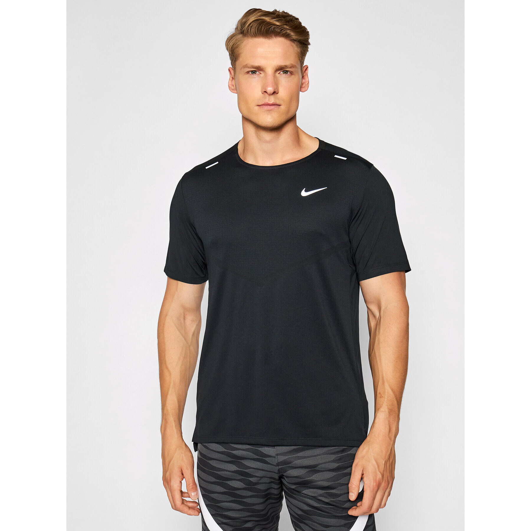 Nike Športna majica Dri-Fit Rise CZ9184 Črna Standard Fit - Pepit.si