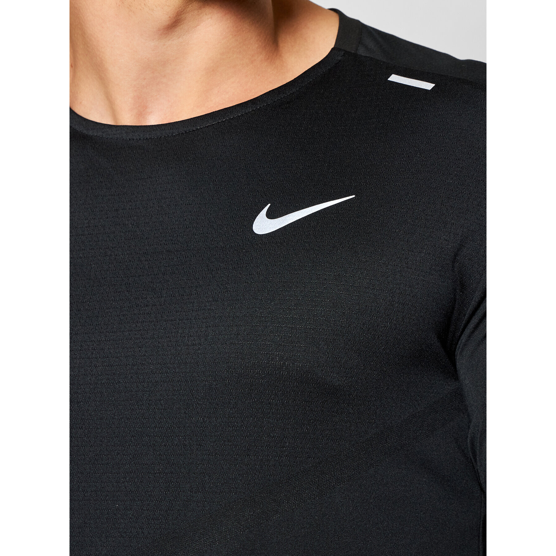 Nike Športna majica Dri-Fit Rise CZ9184 Črna Standard Fit - Pepit.si