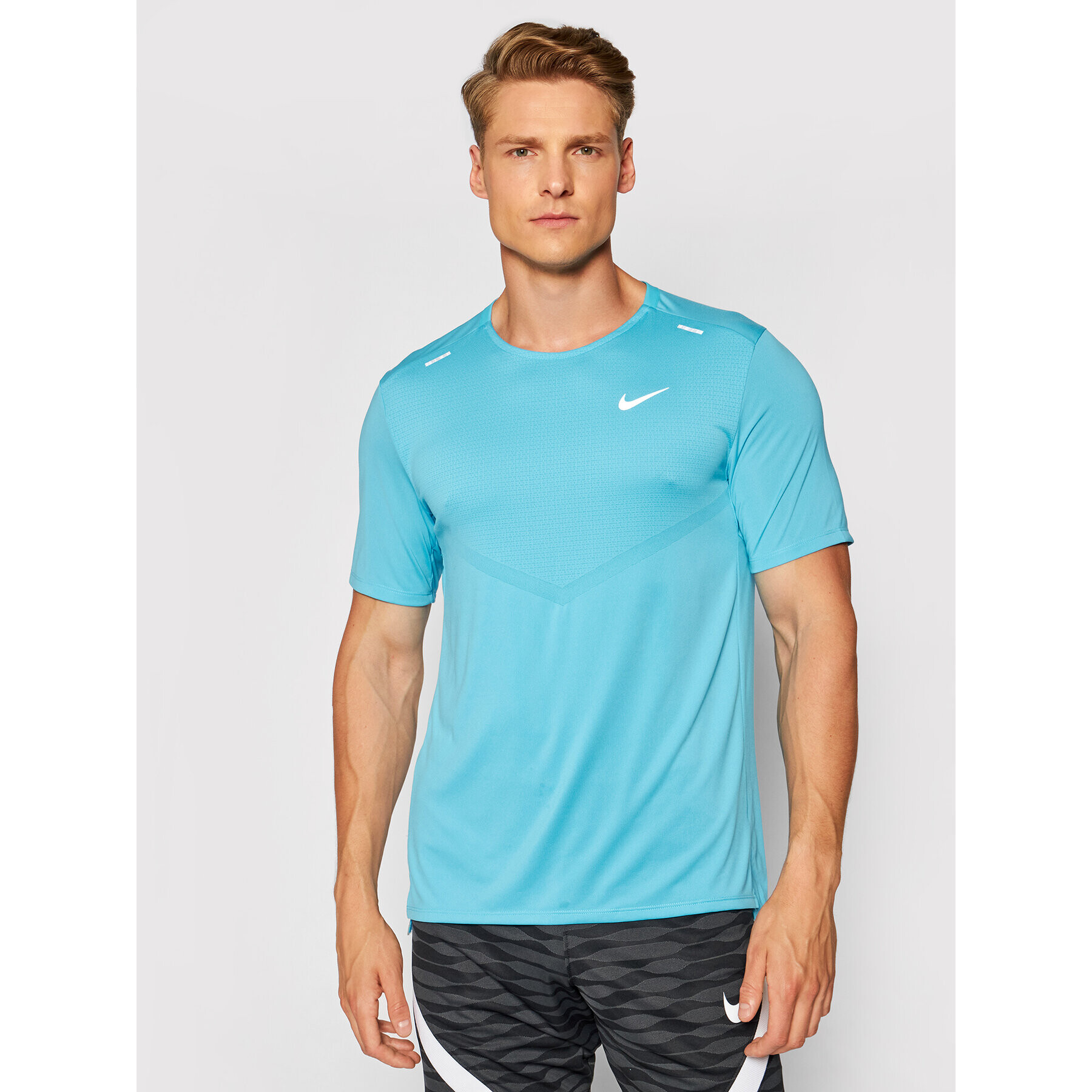 Nike Športna majica Dri-Fit Rise CZ9184 Modra Standard Fit - Pepit.si