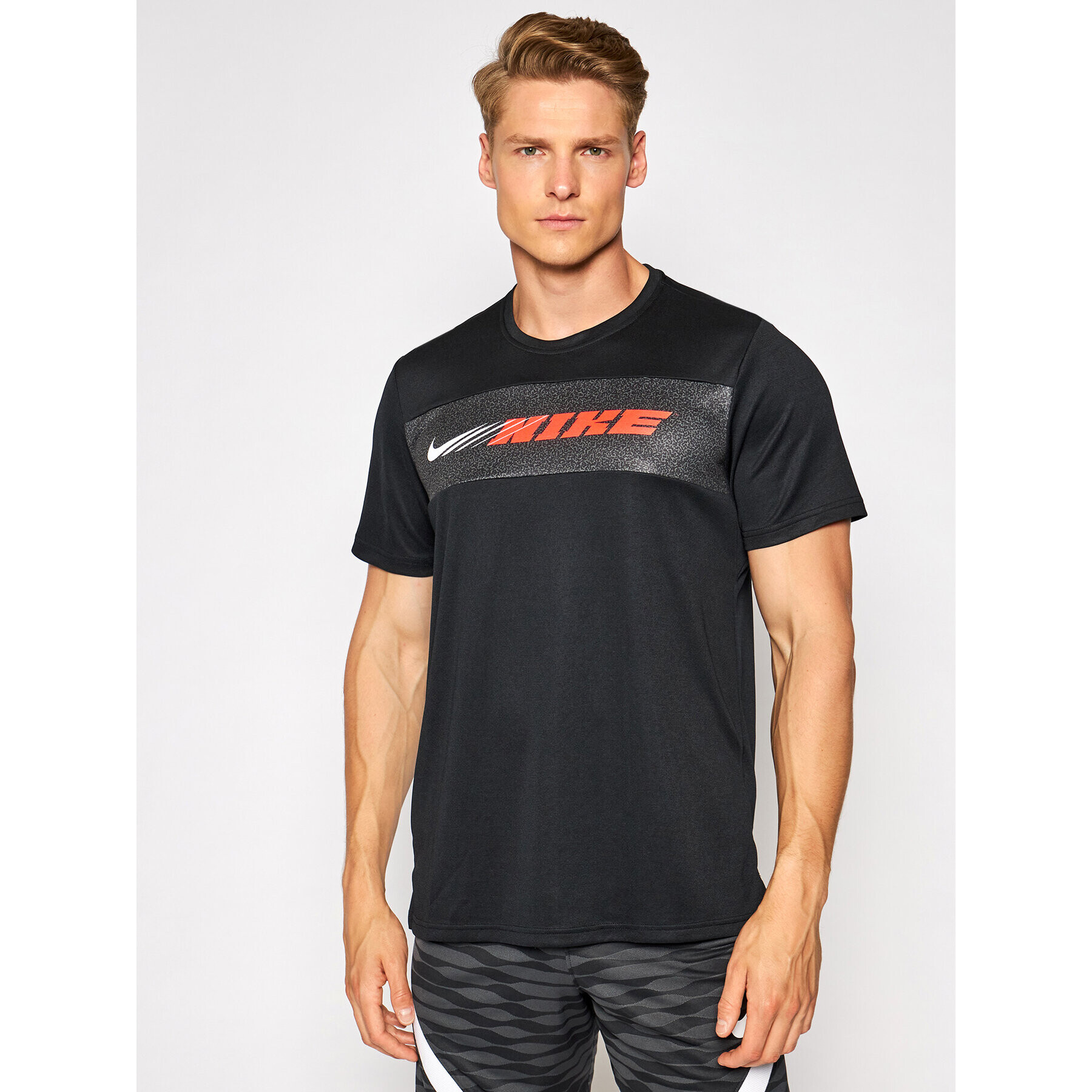 Nike Športna majica Dri-FIT Superset CZ1496 Črna Standard Fit - Pepit.si