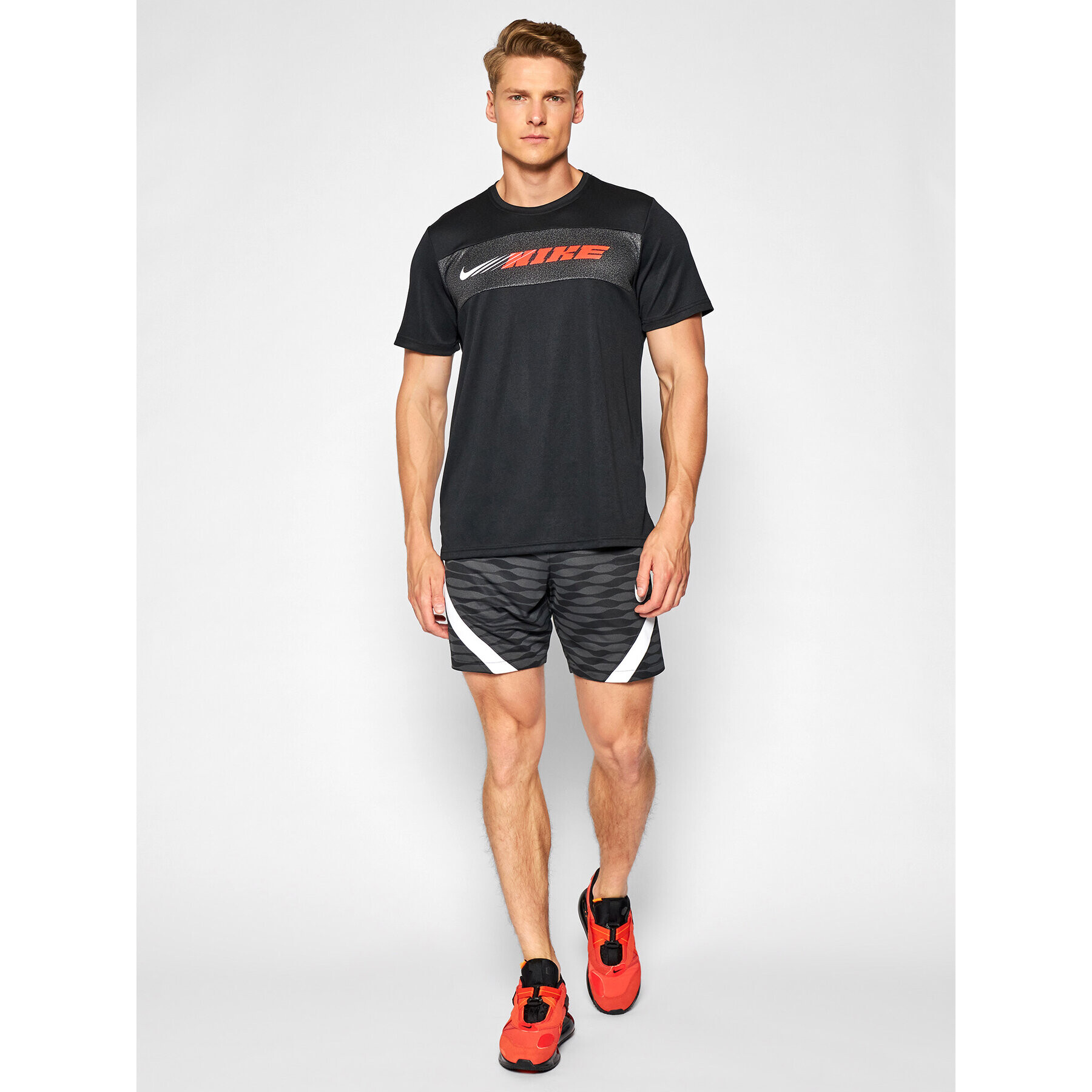 Nike Športna majica Dri-FIT Superset CZ1496 Črna Standard Fit - Pepit.si