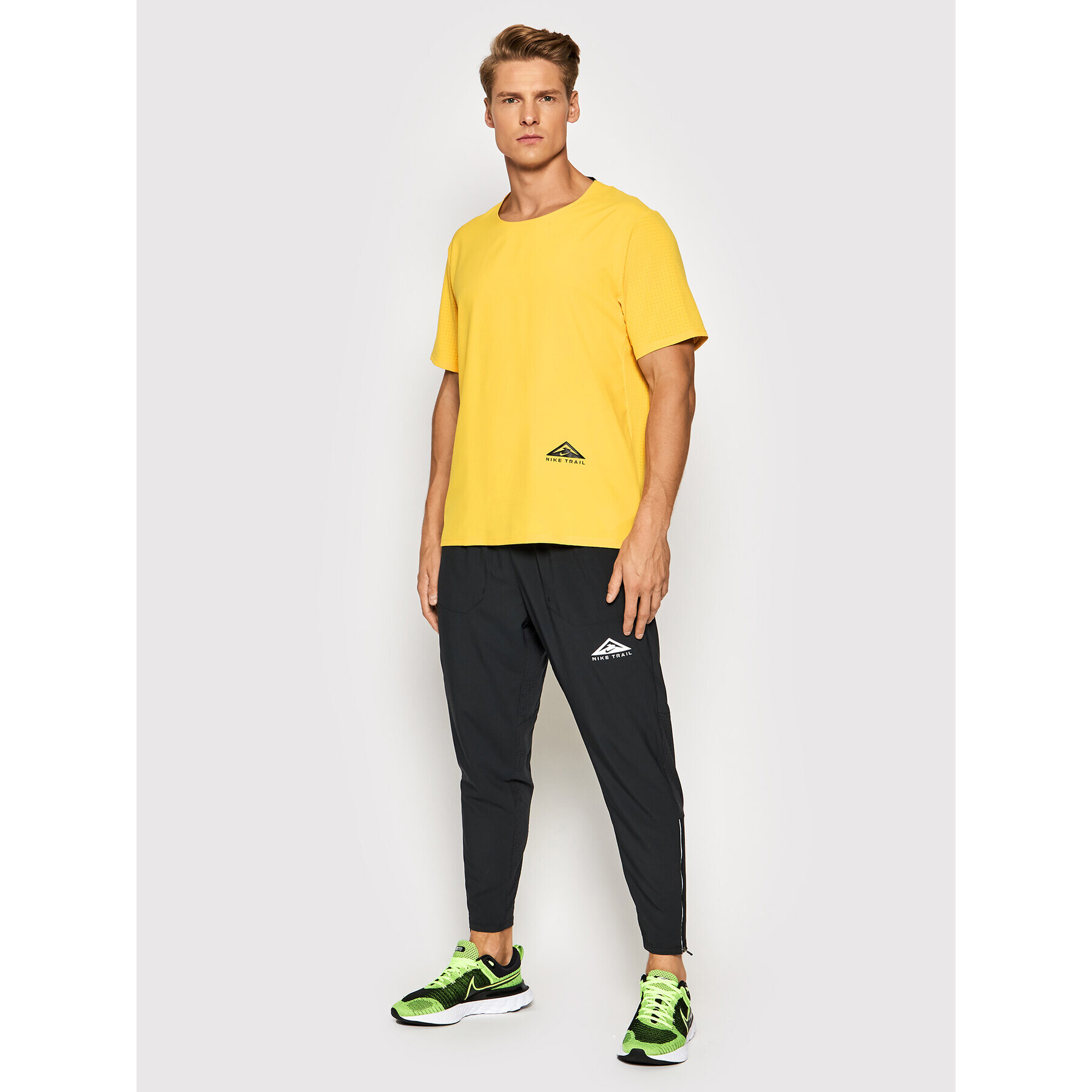 Nike Športna majica Rise 365 CZ9050 Rumena Standard Fit - Pepit.si