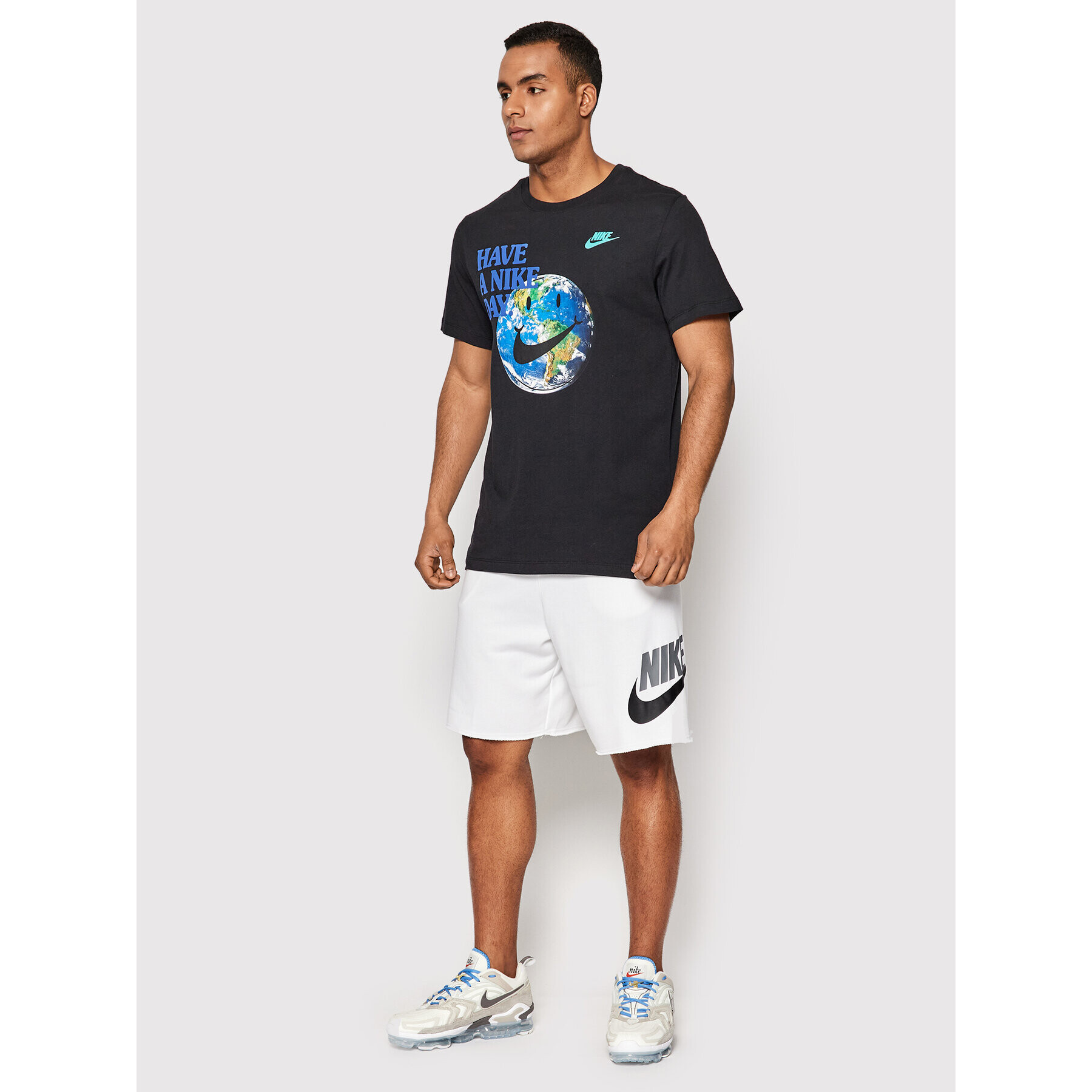 Nike Športne kratke hlače Sport Essentials DM6817 Bela Loose Fit - Pepit.si