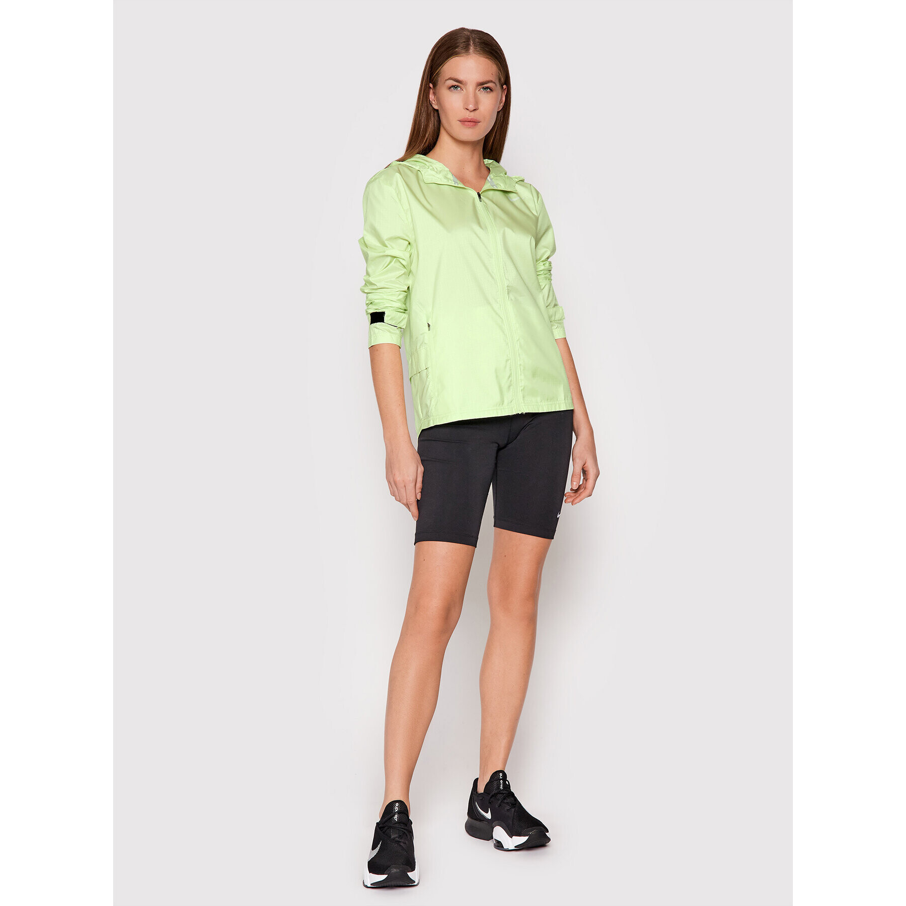 Nike Tekaška jakna Essential CU3217 Zelena Standard Fit - Pepit.si