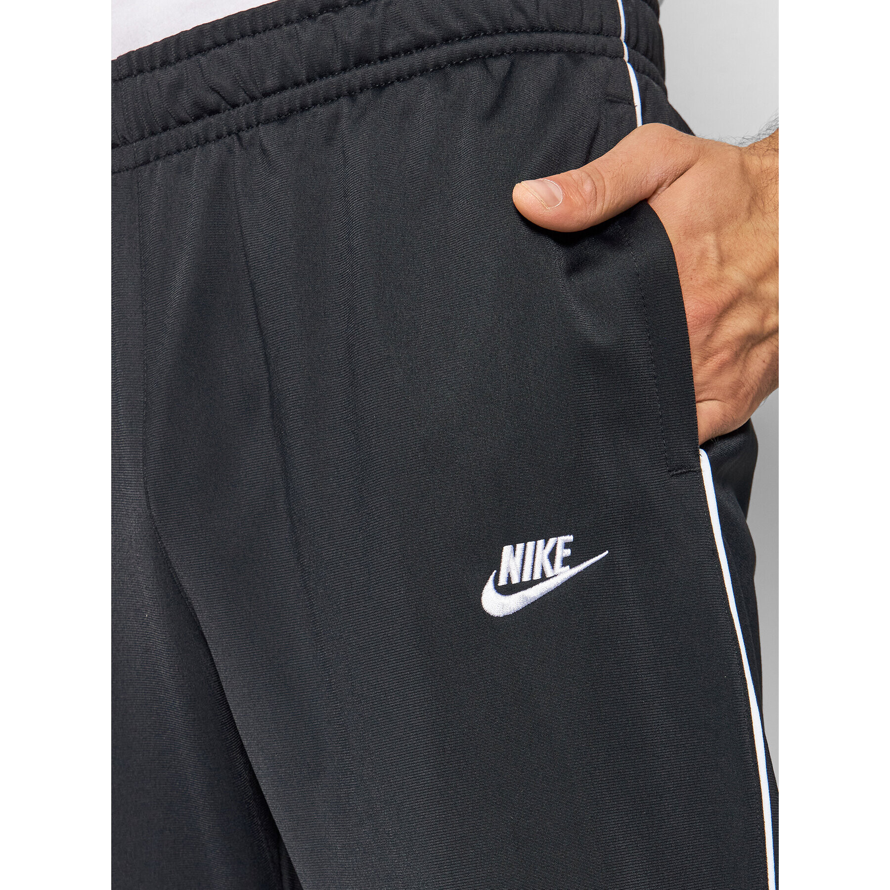 Nike Trenirka Sportswear BV3034 Črna Regular Fit - Pepit.si