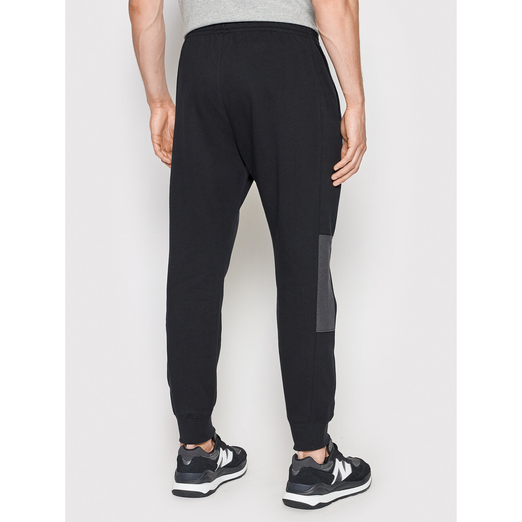 Nike Trenirka Sportswear DM6836 Črna Regular Fit - Pepit.si