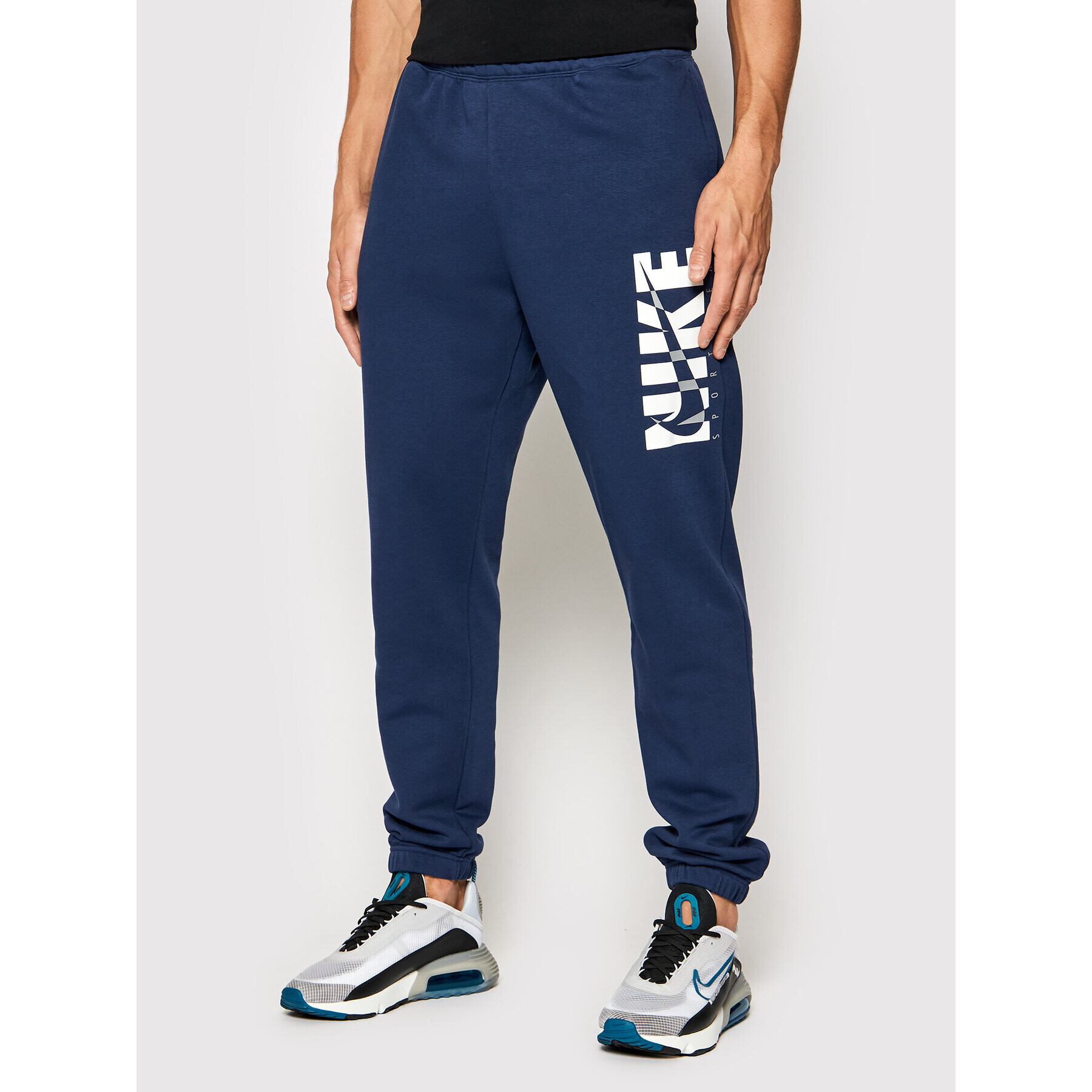 Nike Trenirka Sportswear Graphic DD5242 Mornarsko modra Regular Fit - Pepit.si