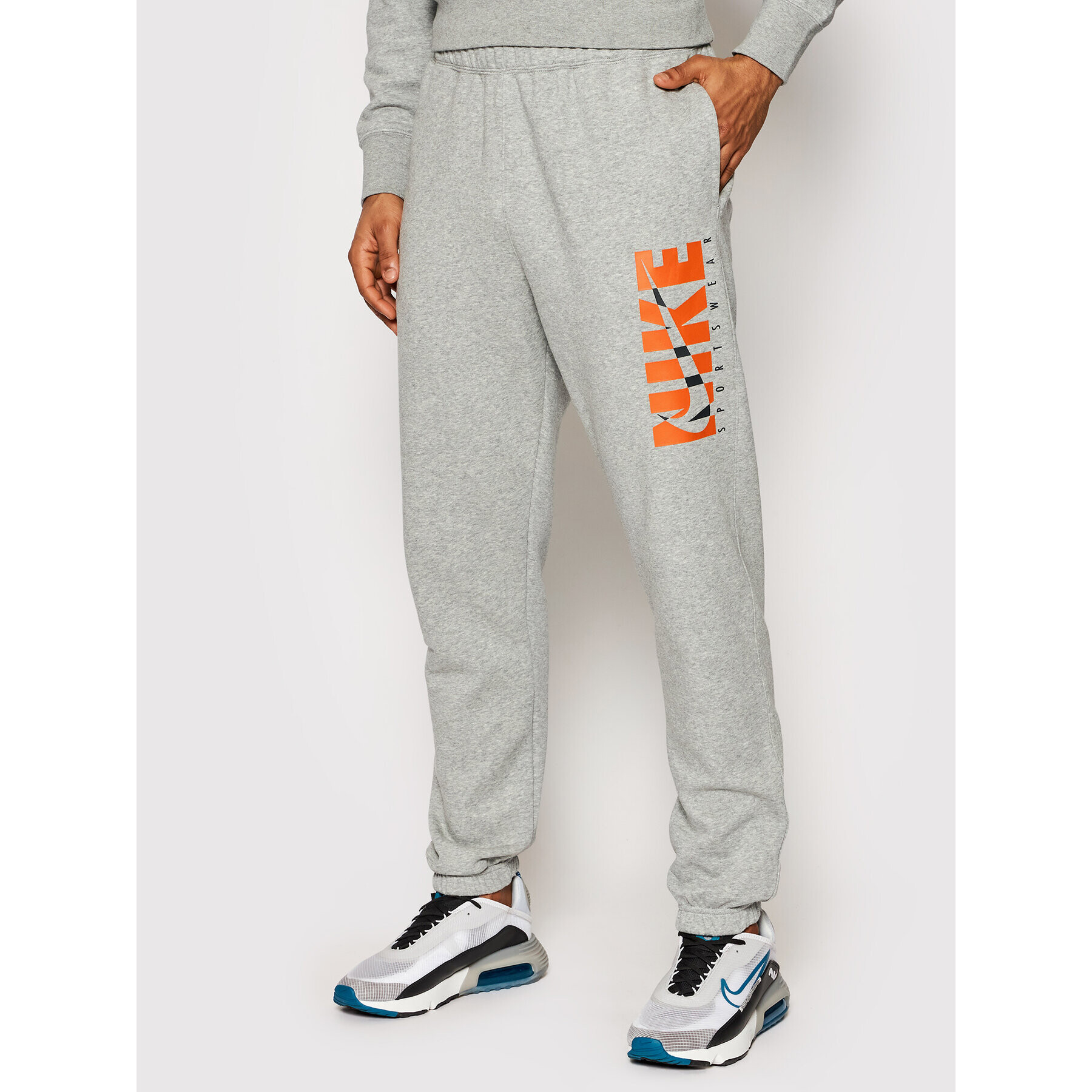 Nike Trenirka Sportswear Graphic DD5242 Siva Regular Fit - Pepit.si