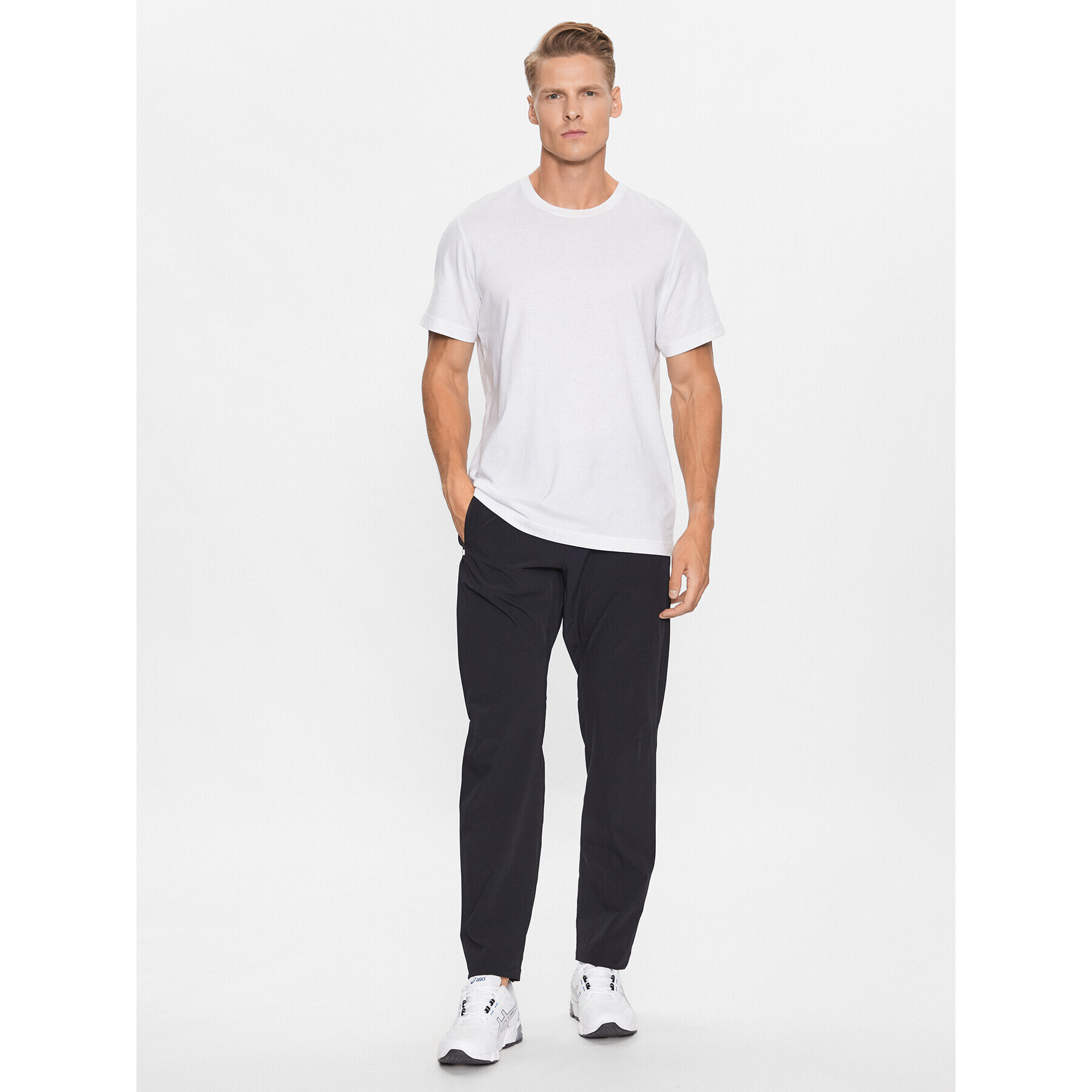 On Spodnji del trenirke Track Pants M 16600335 Črna Athletic Fit - Pepit.si