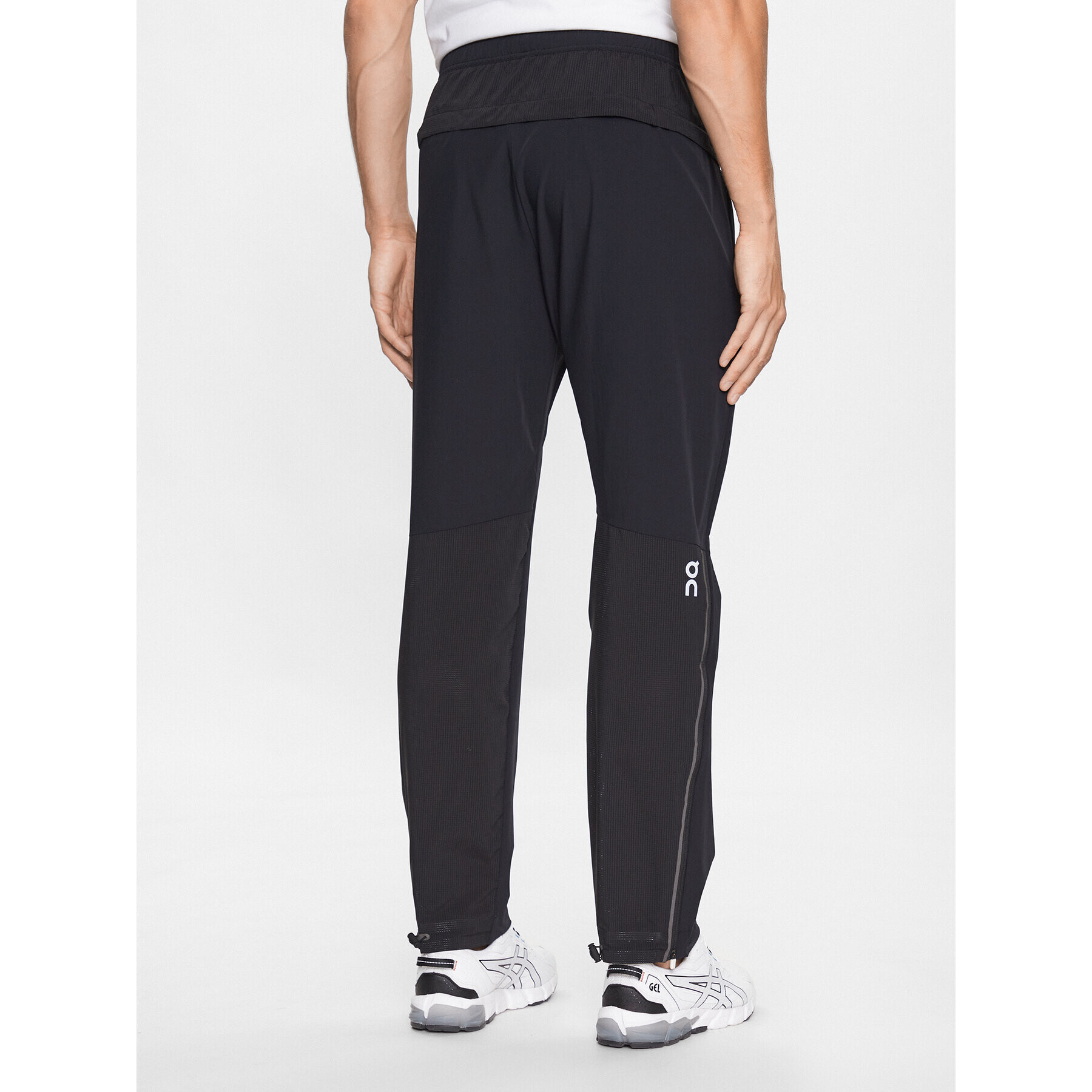 On Spodnji del trenirke Track Pants M 16600335 Črna Athletic Fit - Pepit.si