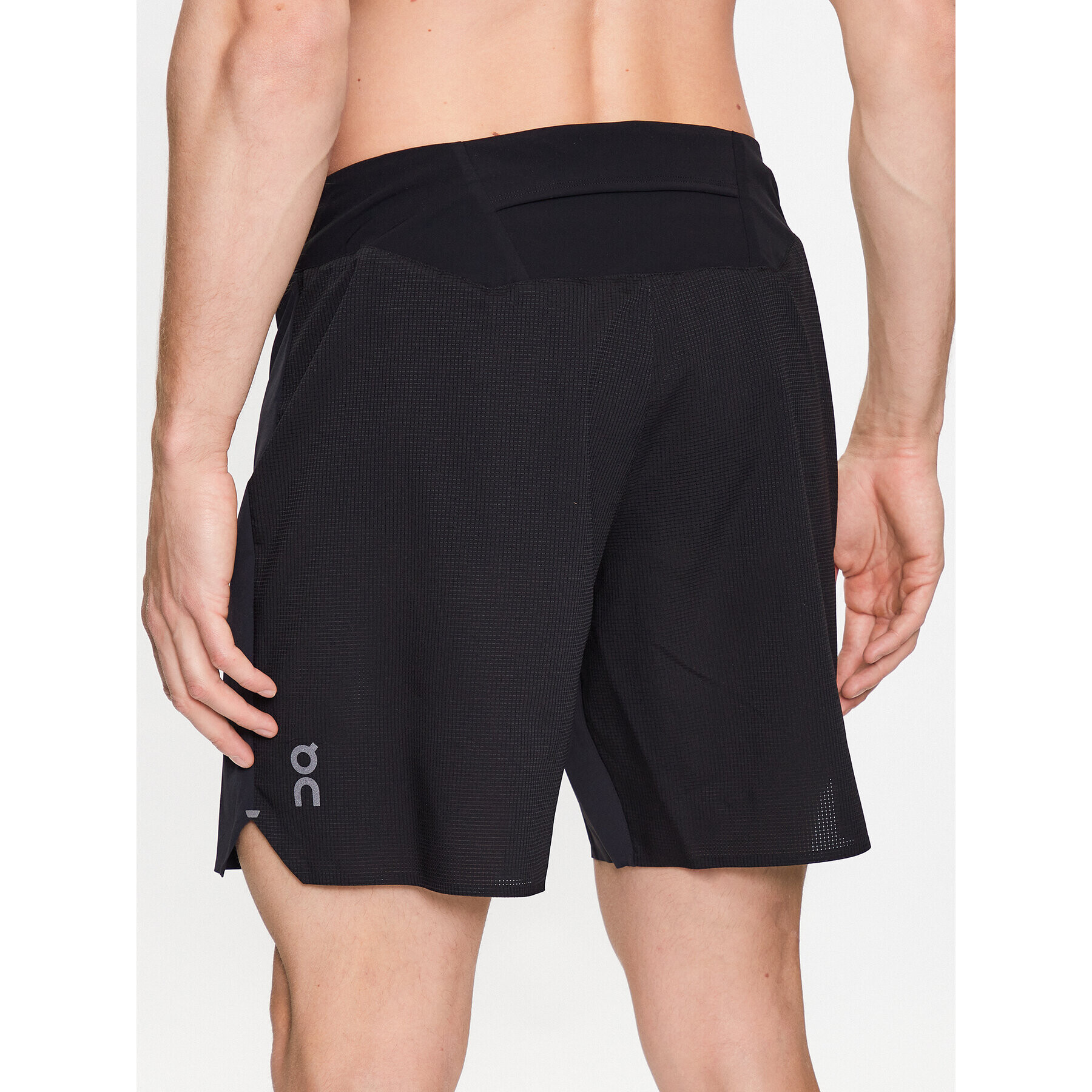 On Športne kratke hlače Lightweight Shorts M 12500133 Črna Athletic Fit - Pepit.si