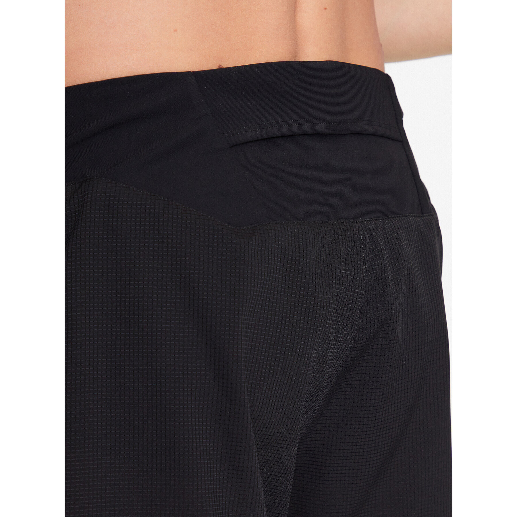 On Športne kratke hlače Lightweight Shorts M 12500133 Črna Athletic Fit - Pepit.si