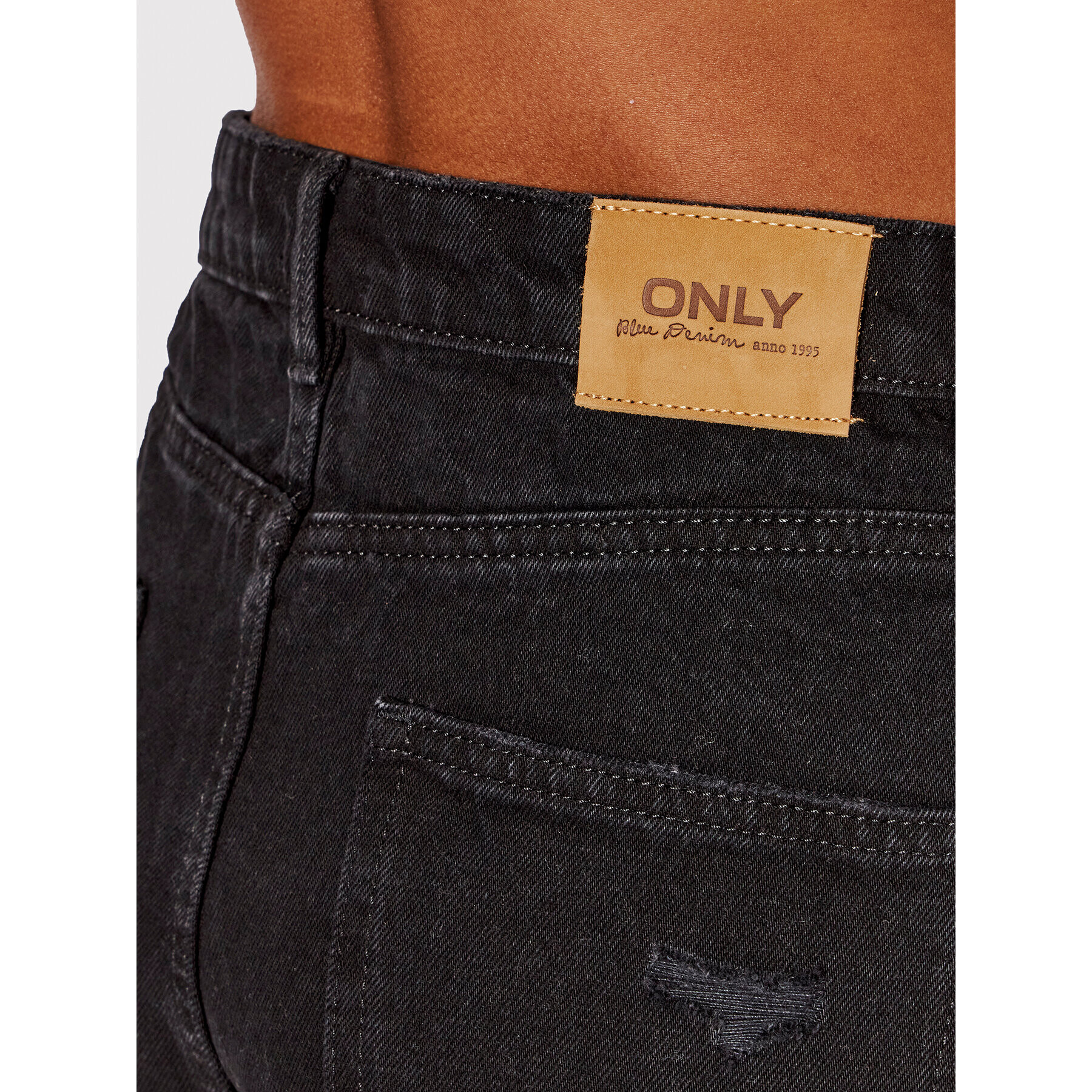 ONLY Jeans kratke hlače Jagger 15245695 Črna Mom Fit - Pepit.si