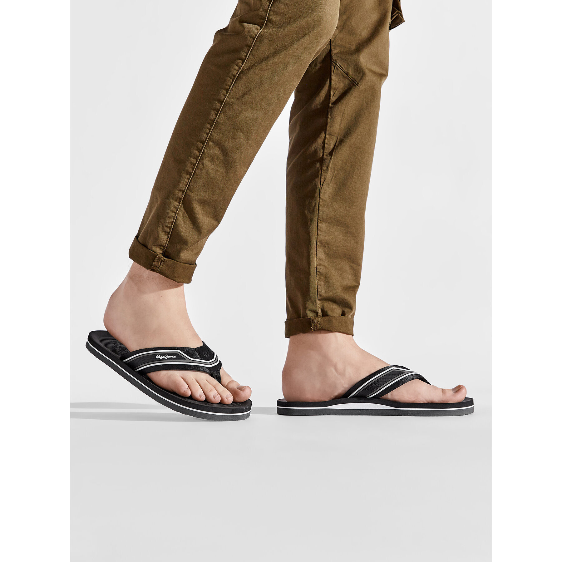 Pepe Jeans Japonke South Beach 2.0 PMS70109 Črna - Pepit.si