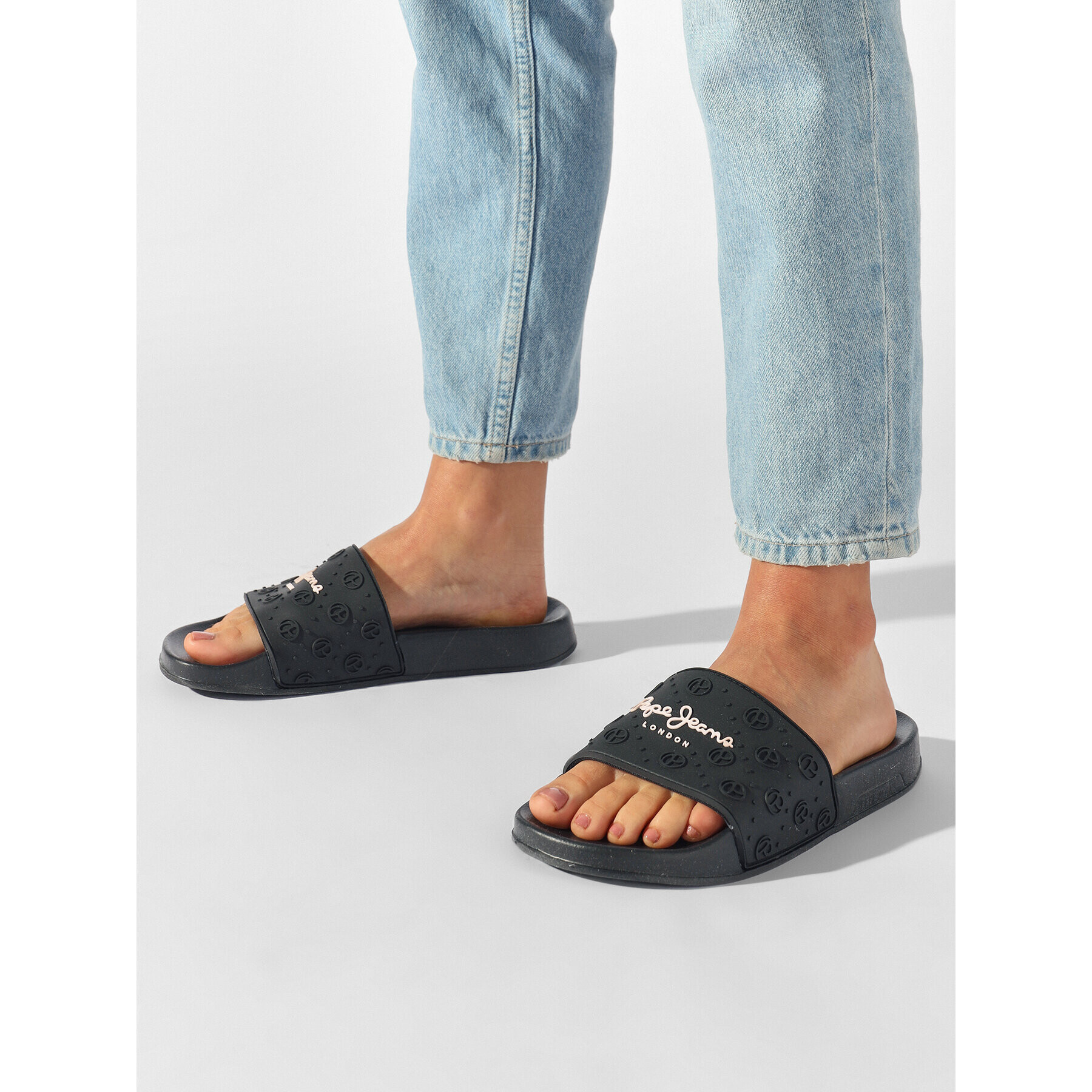 Pepe Jeans Natikači Slider Plain W PLS70126 Črna - Pepit.si