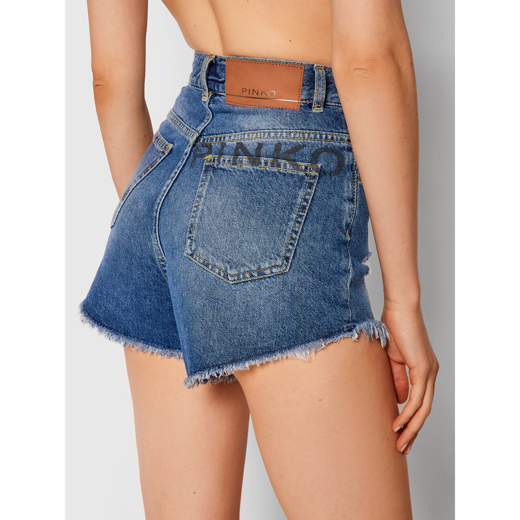 Pinko Jeans kratke hlače Los Angeles 1J10SG Y653 Modra Regular Fit - Pepit.si