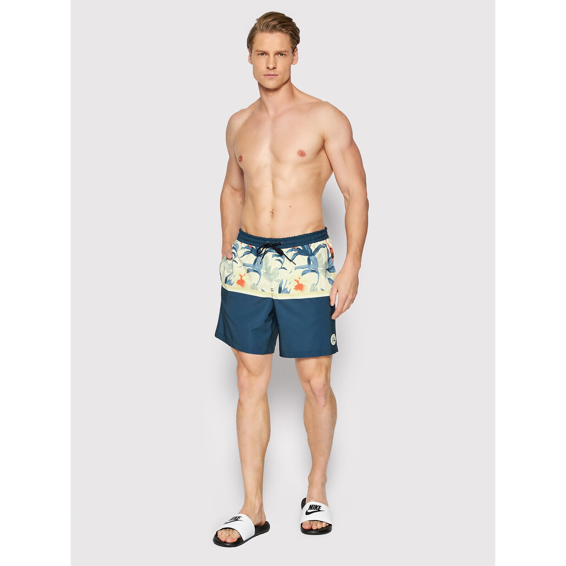 Quiksilver Kopalne hlače Ocean Division 17" EQYJV03891 Mornarsko modra Regular Fit - Pepit.si