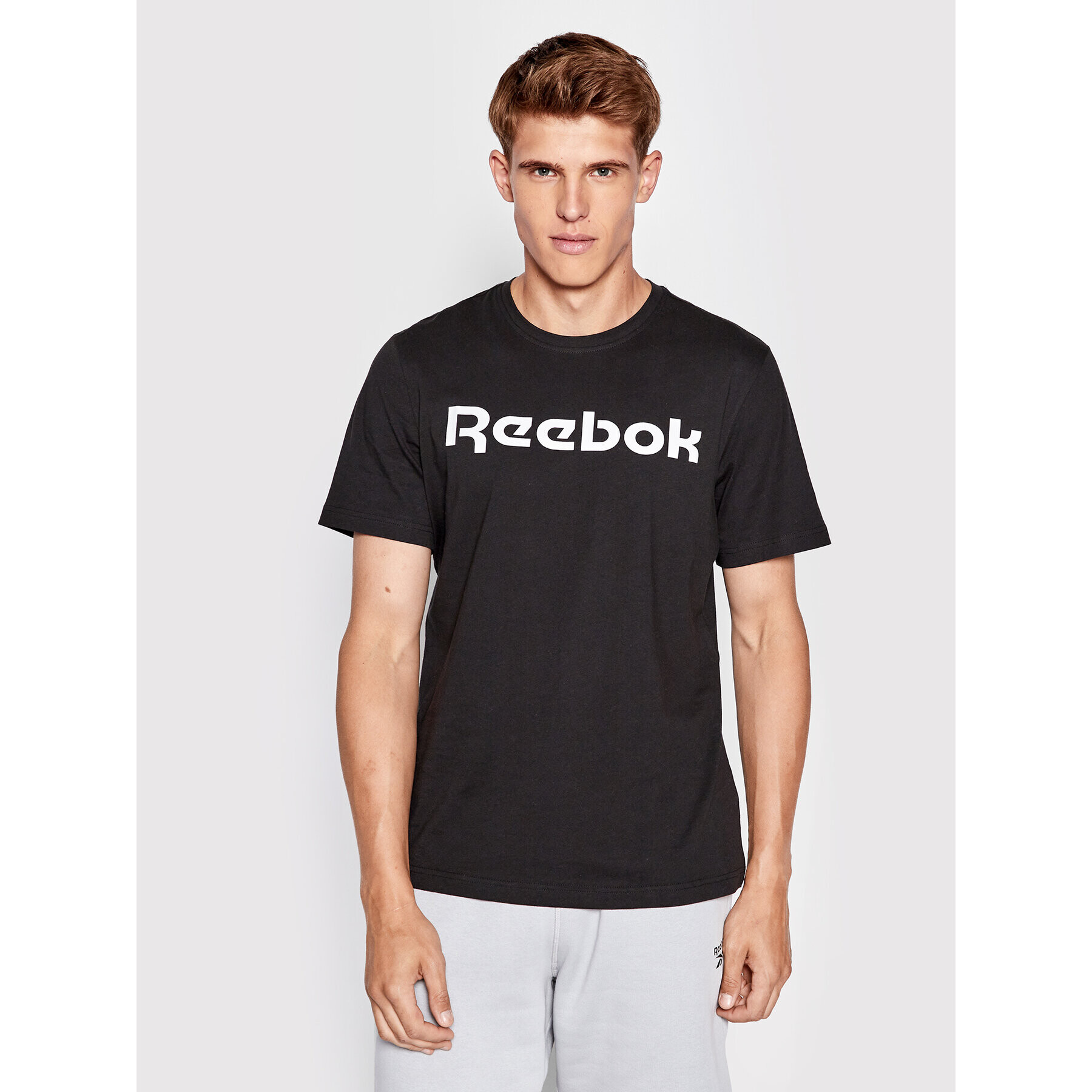 Reebok Majica Classic Graphic Series Linear Logo GJ0136 Črna Slim Fit - Pepit.si