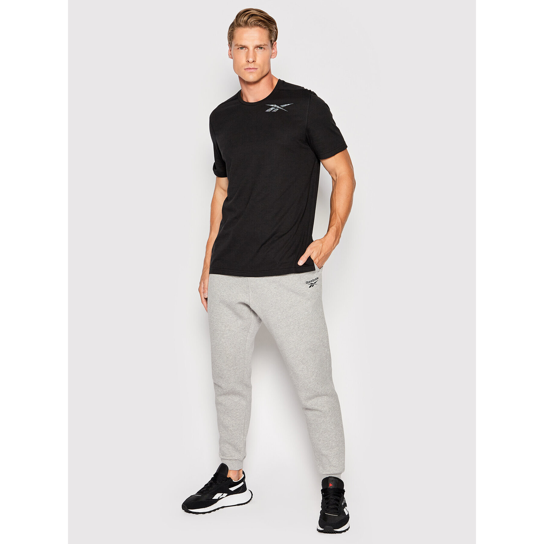 Reebok Športna majica Speedwick Move H46603 Črna Slim Fit - Pepit.si