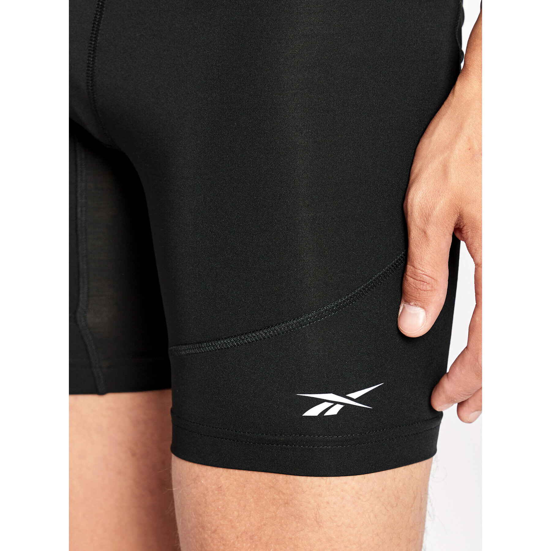 Reebok Športne kratke hlače Compression HG6380 Črna Slim Fit - Pepit.si