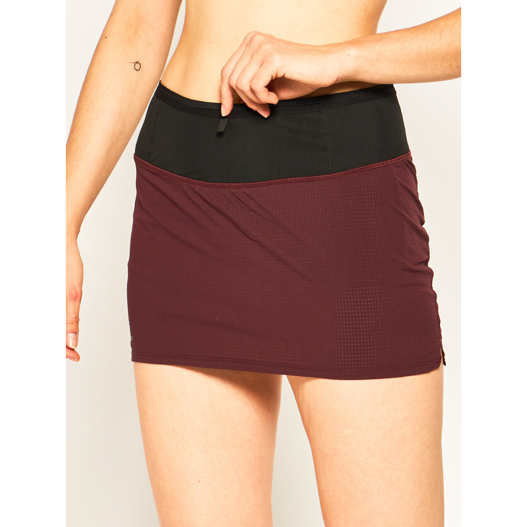 Salomon Prešito krilo Sense Skort LC1280700 Bordo rdeča Regular Fit - Pepit.si