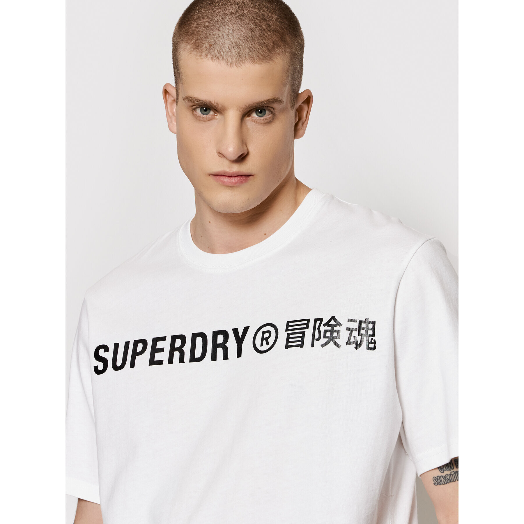 Superdry Majica Corporate Logo Foil M1011253A Bela Regular Fit - Pepit.si