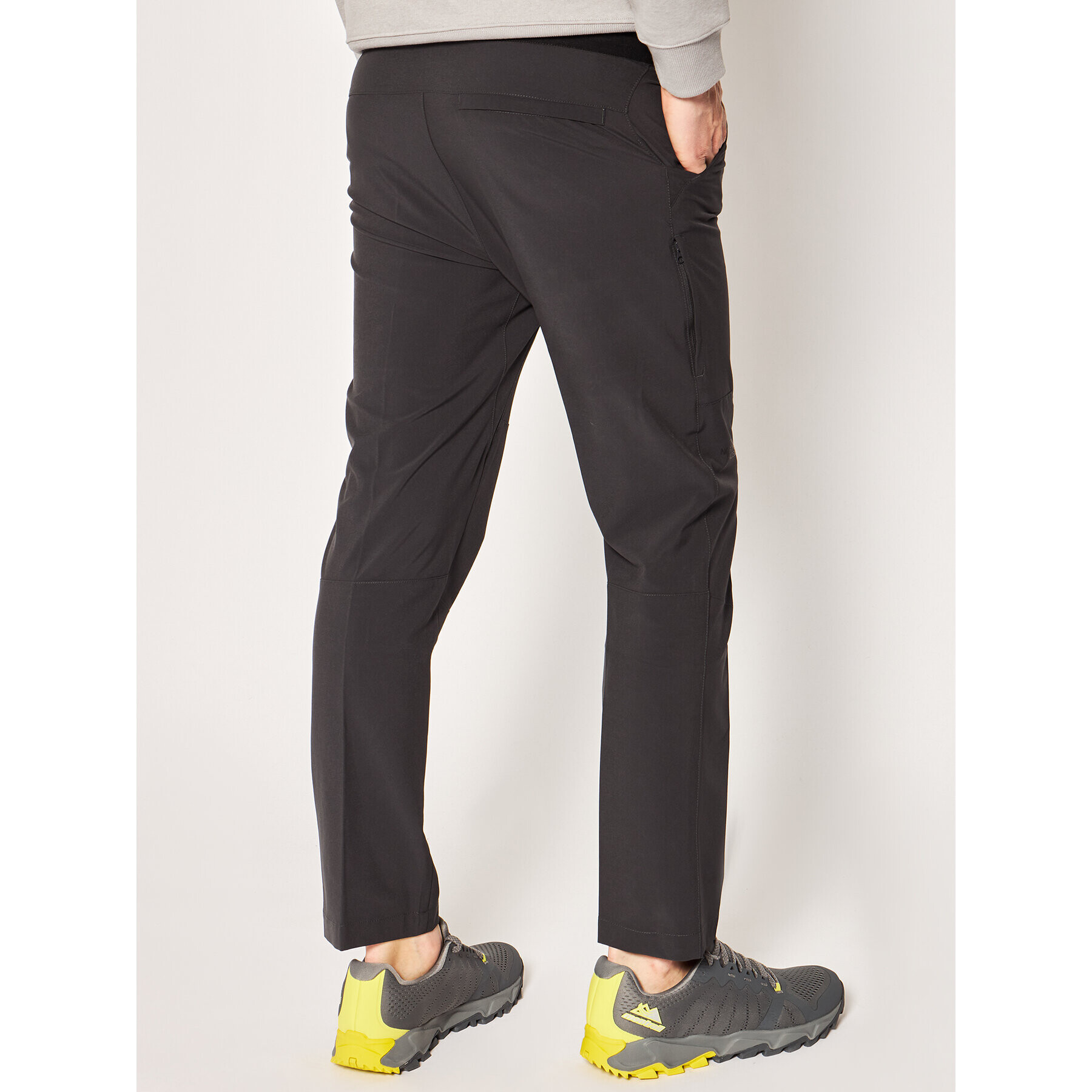 The North Face Pohodne hlače Paramount Active NF0A3SO9 Črna Slim Fit - Pepit.si