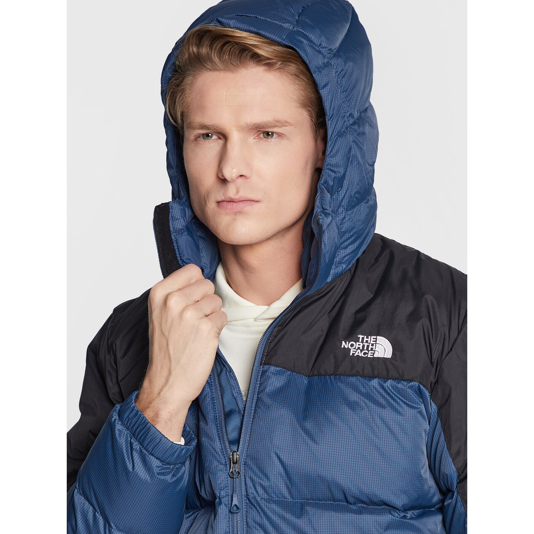 The North Face Puhovka Diablo NF0A4M9L Mornarsko modra Regular Fit - Pepit.si