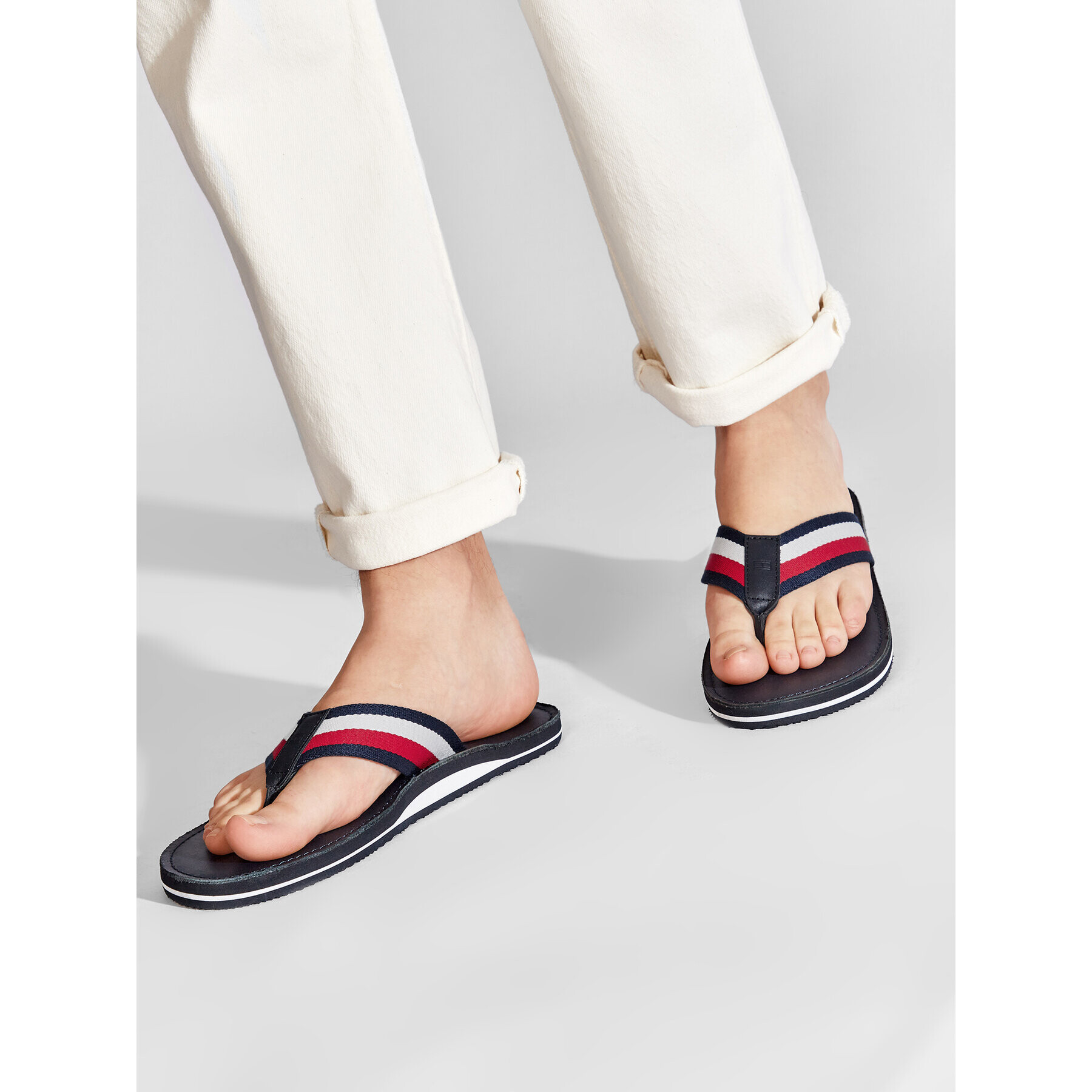 Tommy Hilfiger Japonke Elevated Leather Beach Sandal FM0FM03980 Mornarsko modra - Pepit.si