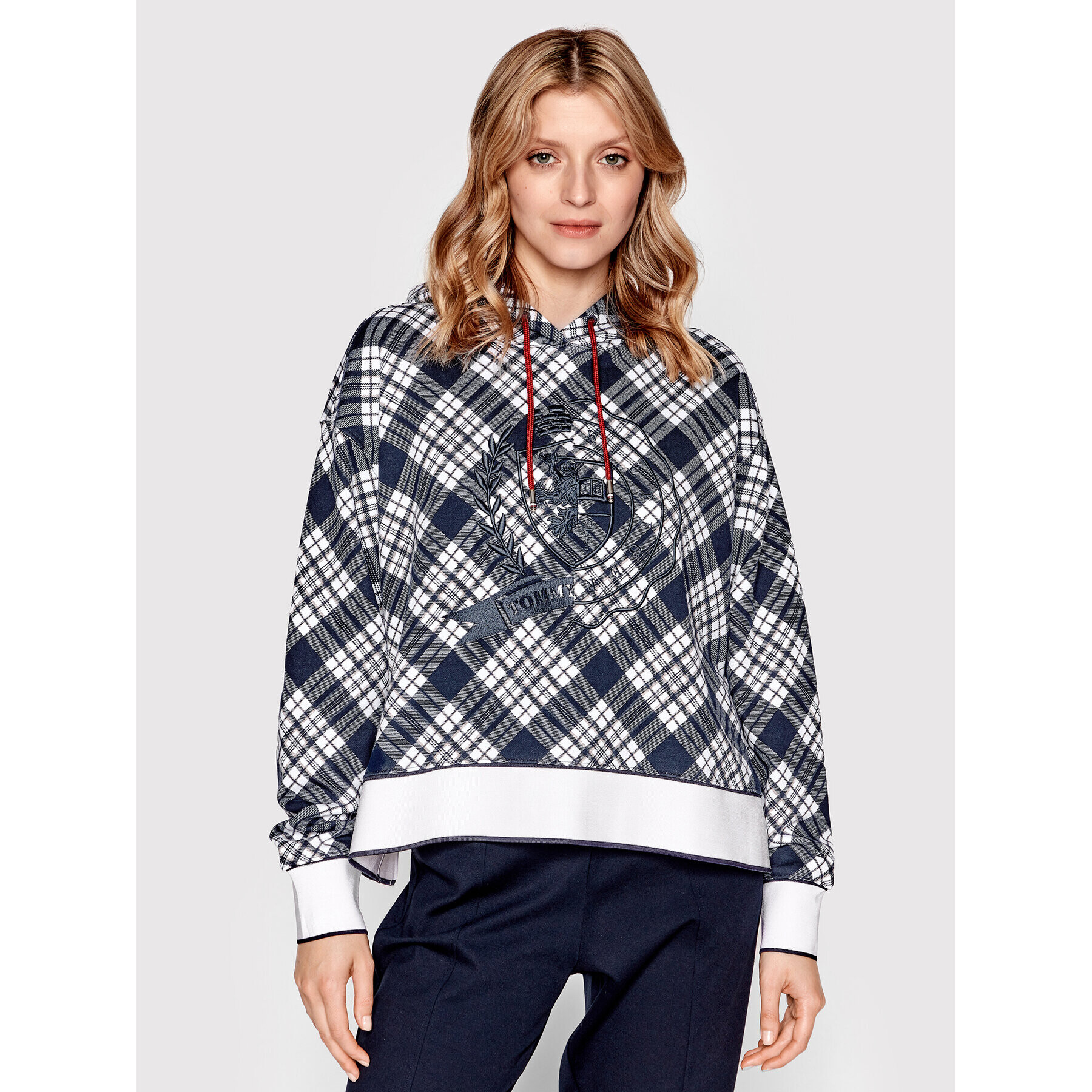 Tommy Hilfiger Jopa ICONS Check WW0WW34394 Mornarsko modra Relaxed Fit - Pepit.si