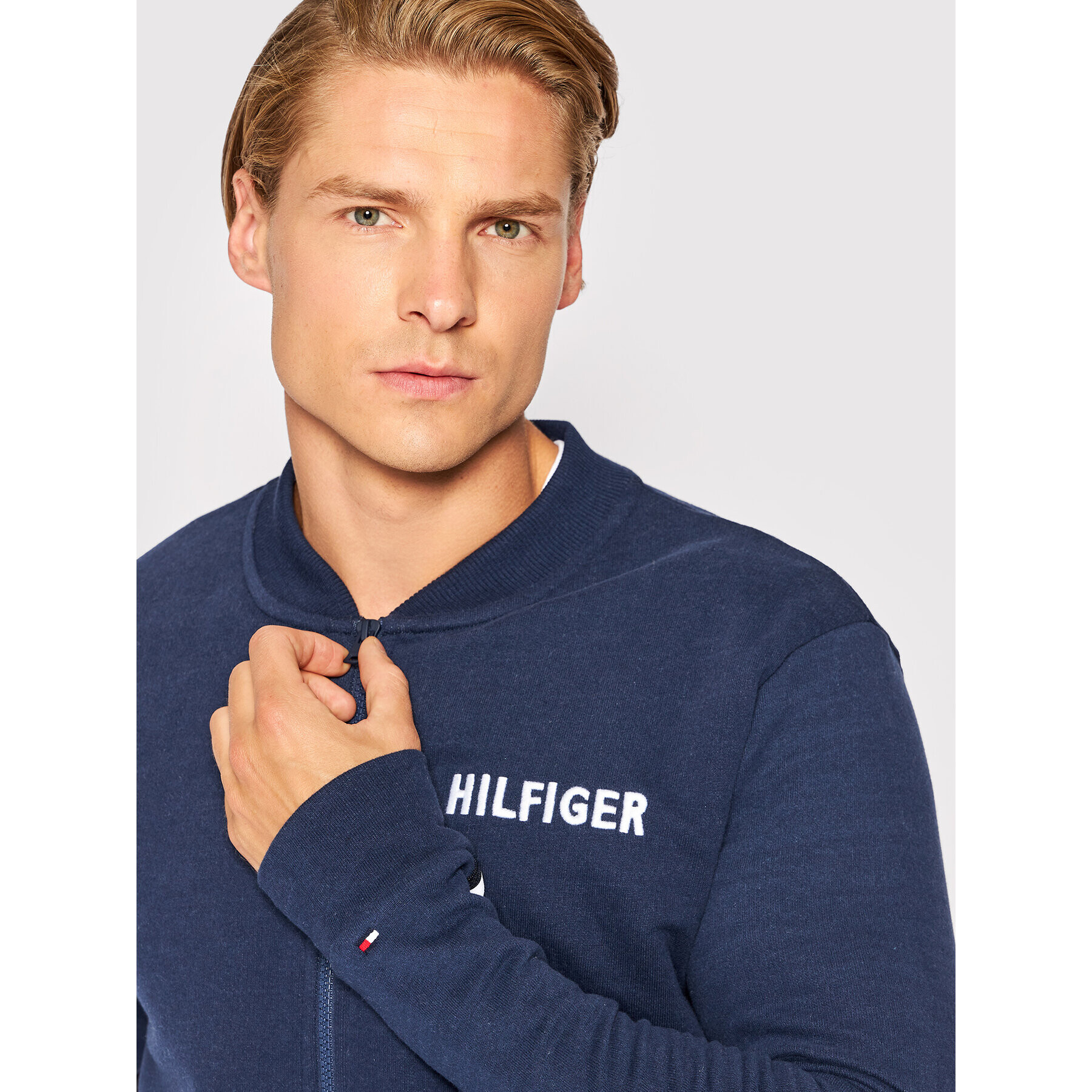 Tommy Hilfiger Jopa UM0UM02443 Mornarsko modra Regular Fit - Pepit.si