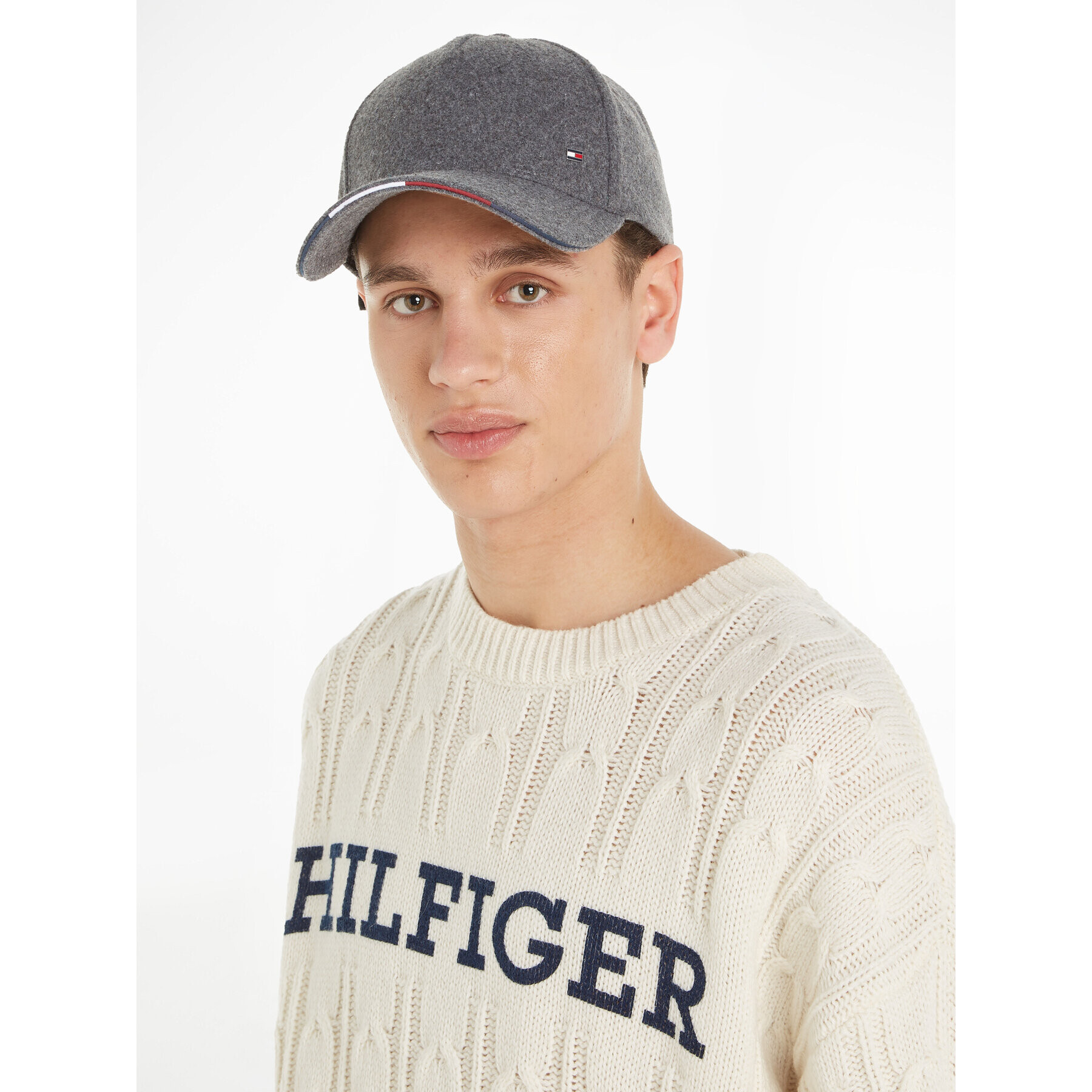 Tommy Hilfiger Kapa s šiltom Elevated Corporate Cap AM0AM11485 Siva - Pepit.si