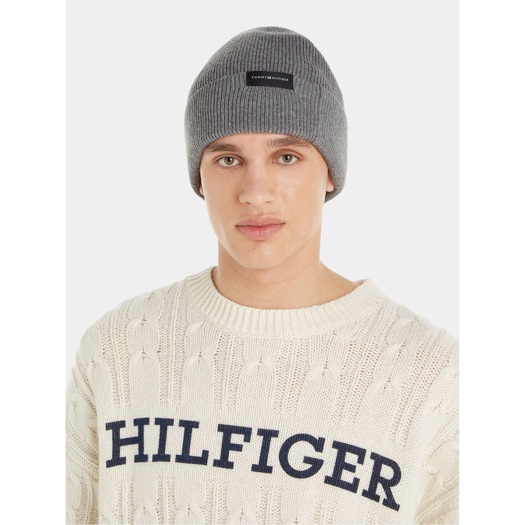 Tommy Hilfiger Kapa Uptown Wool Beanie AM0AM11483 Siva - Pepit.si