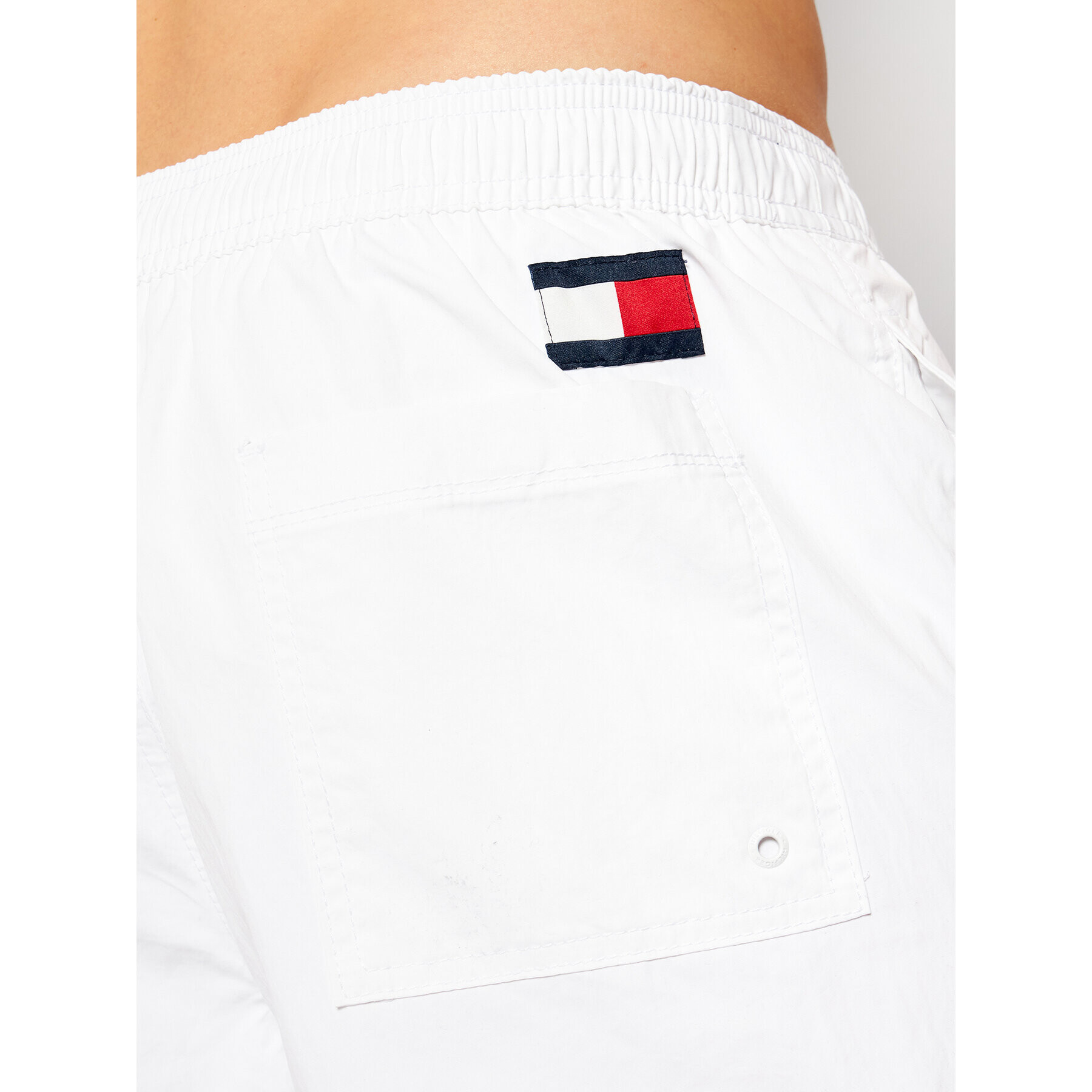 Tommy Hilfiger Kopalne hlače Sf Medium Drawstring UM0UM02048 Bela Regular Fit - Pepit.si