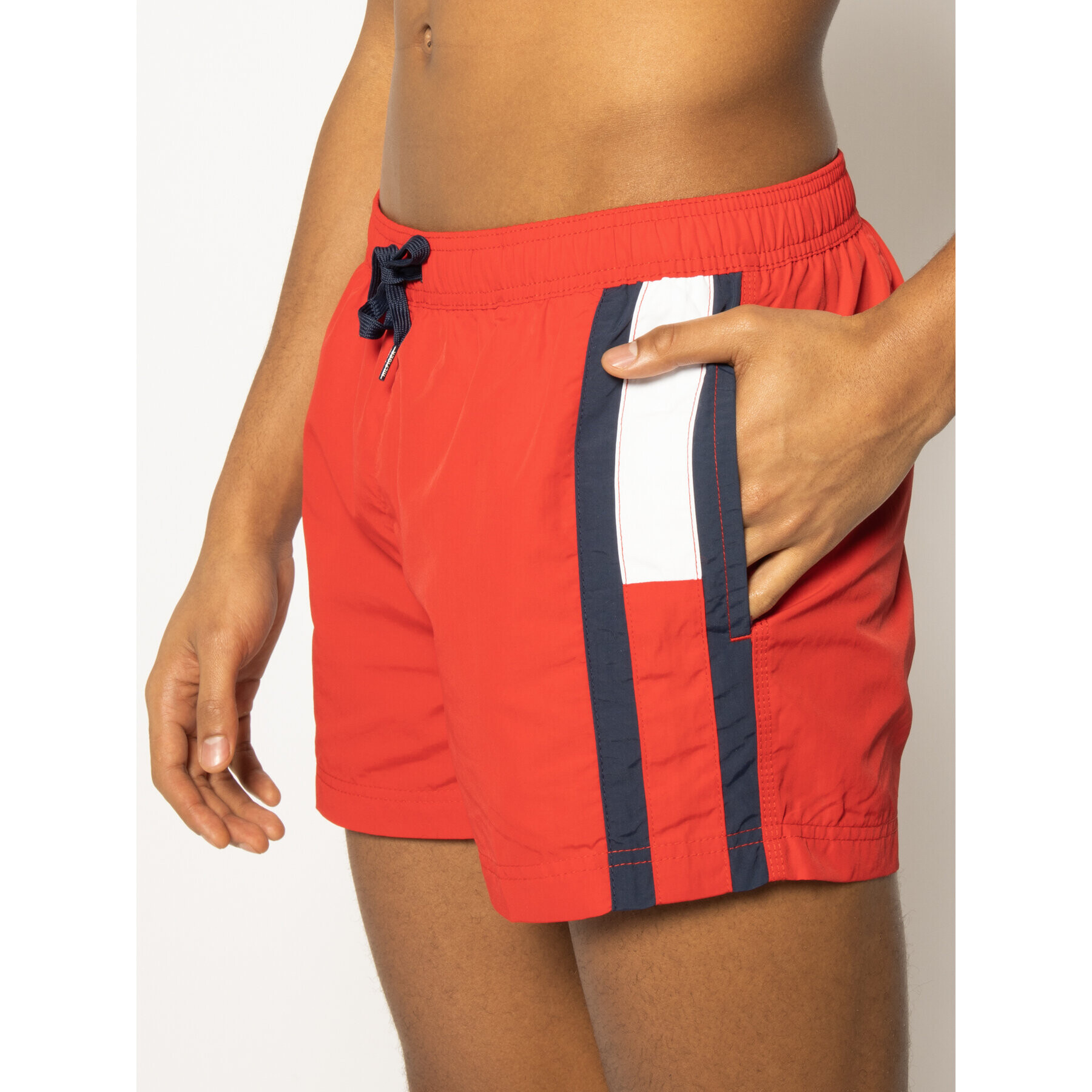 Tommy Hilfiger Kopalne hlače Short Drawstring UM0UM01698 Rdeča Regular Fit - Pepit.si