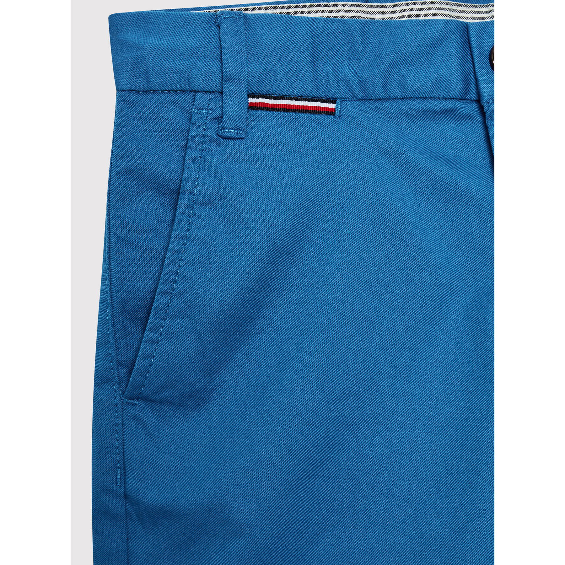 Tommy Hilfiger Kratke hlače iz tkanine Chino KB0KB07405 D Modra Slim Fit - Pepit.si