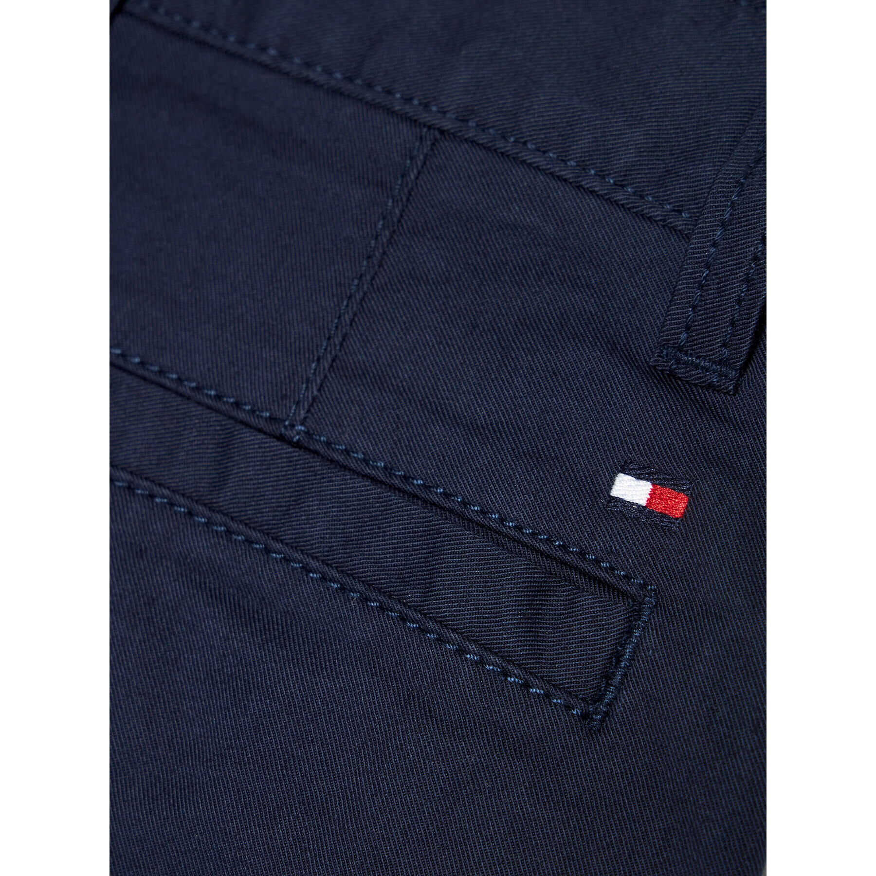 Tommy Hilfiger Kratke hlače iz tkanine Essential Chino KB0KB06322 D Mornarsko modra Slim Fit - Pepit.si