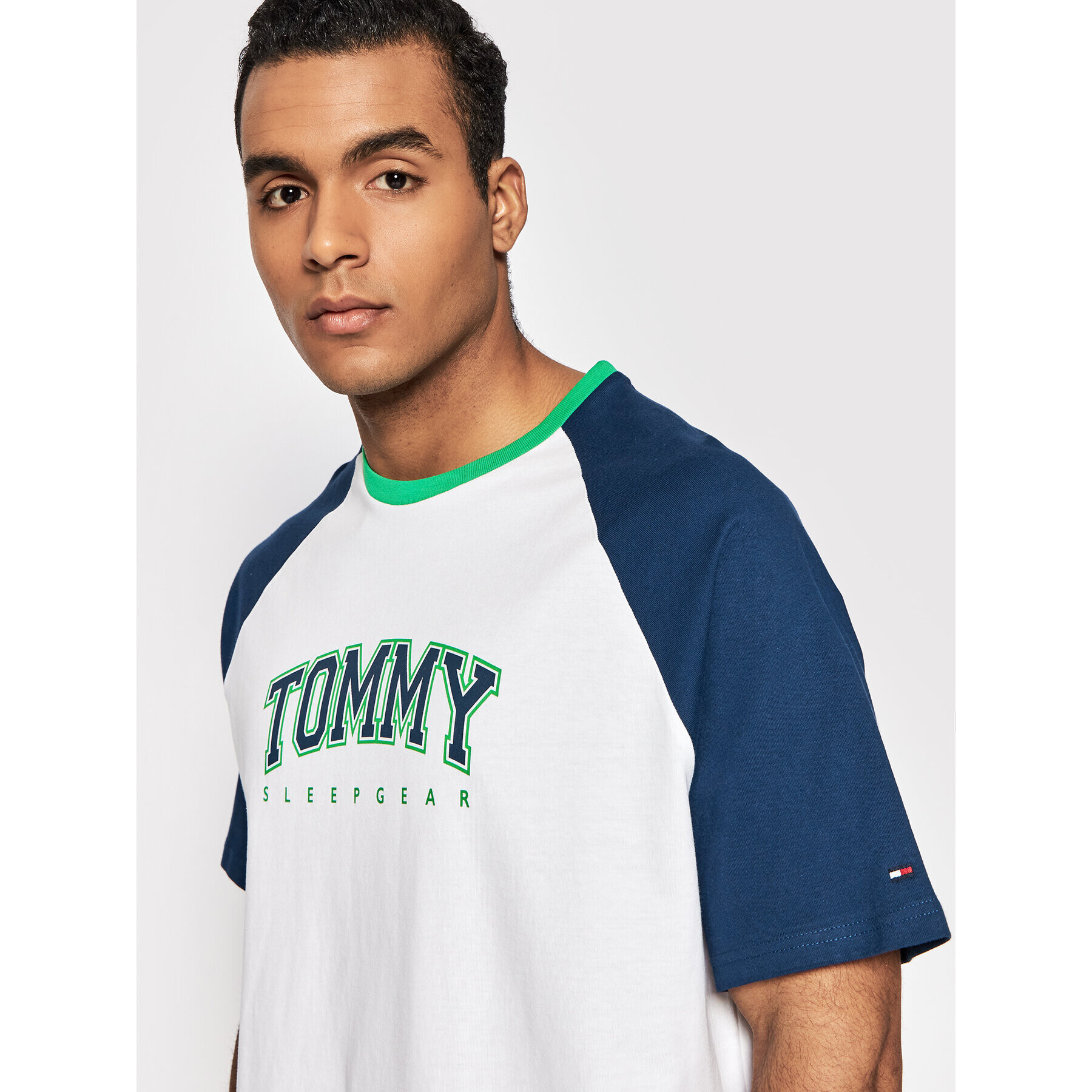 Tommy Hilfiger Majica Cn Ss Tee Logo UM0UM02351 Bela Regular Fit - Pepit.si