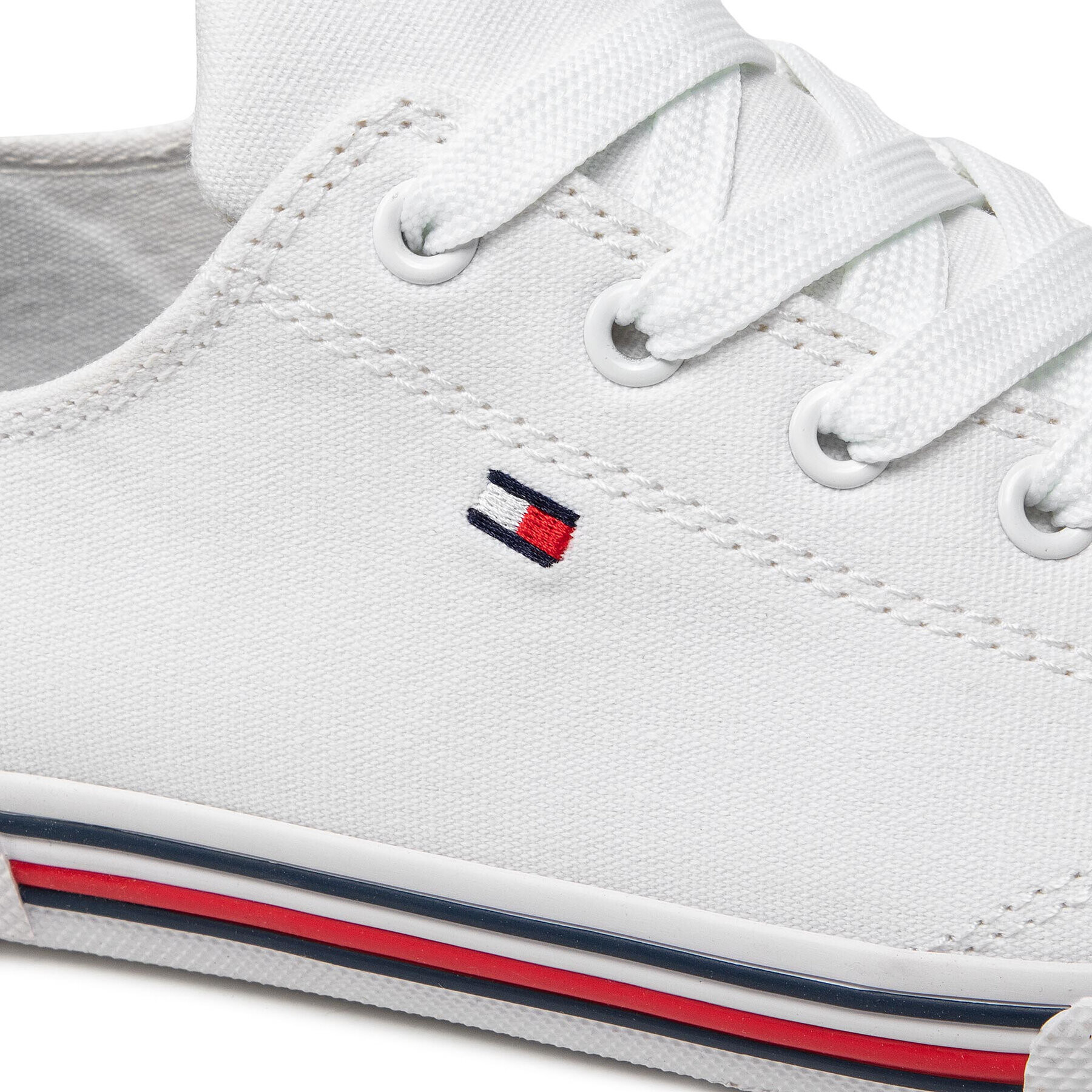 Tommy Hilfiger Modne superge Low Cut Lace Up Sneaker T3X4-30692-0890 S Bela - Pepit.si