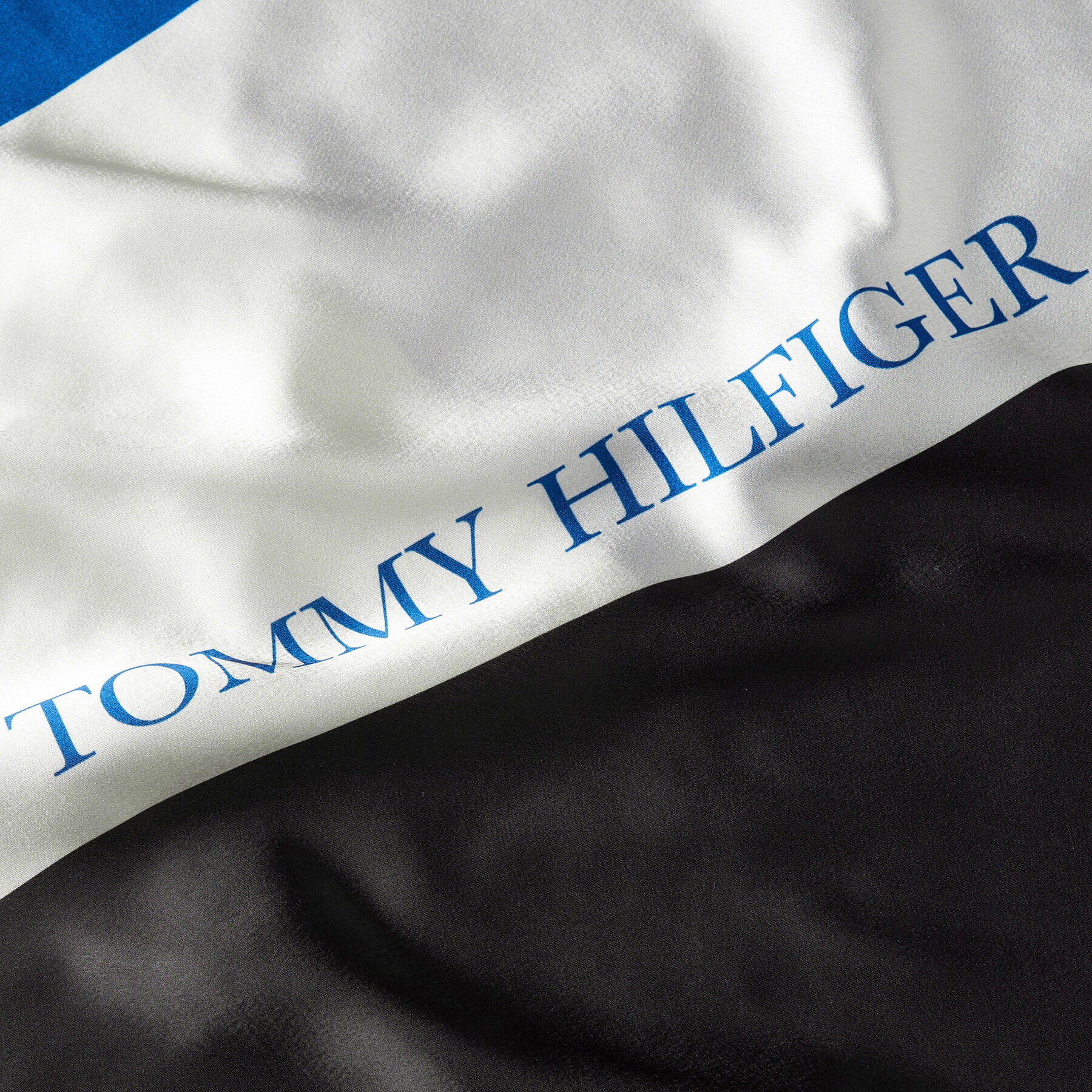 Tommy Hilfiger Naglavna ruta Th Evening Big Satin AW0AW15919 Modra - Pepit.si