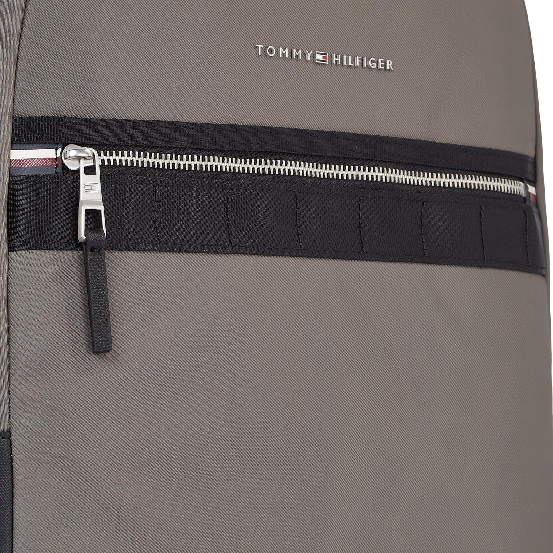 Tommy Hilfiger Nahrbtnik Th Elevated Nylon Backpack AM0AM11573 Siva - Pepit.si