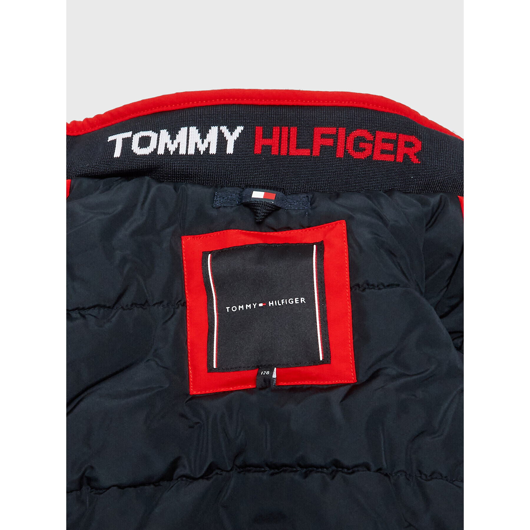 Tommy Hilfiger Prehodna jakna Essential KB0KB07809 D Rdeča Regular Fit - Pepit.si