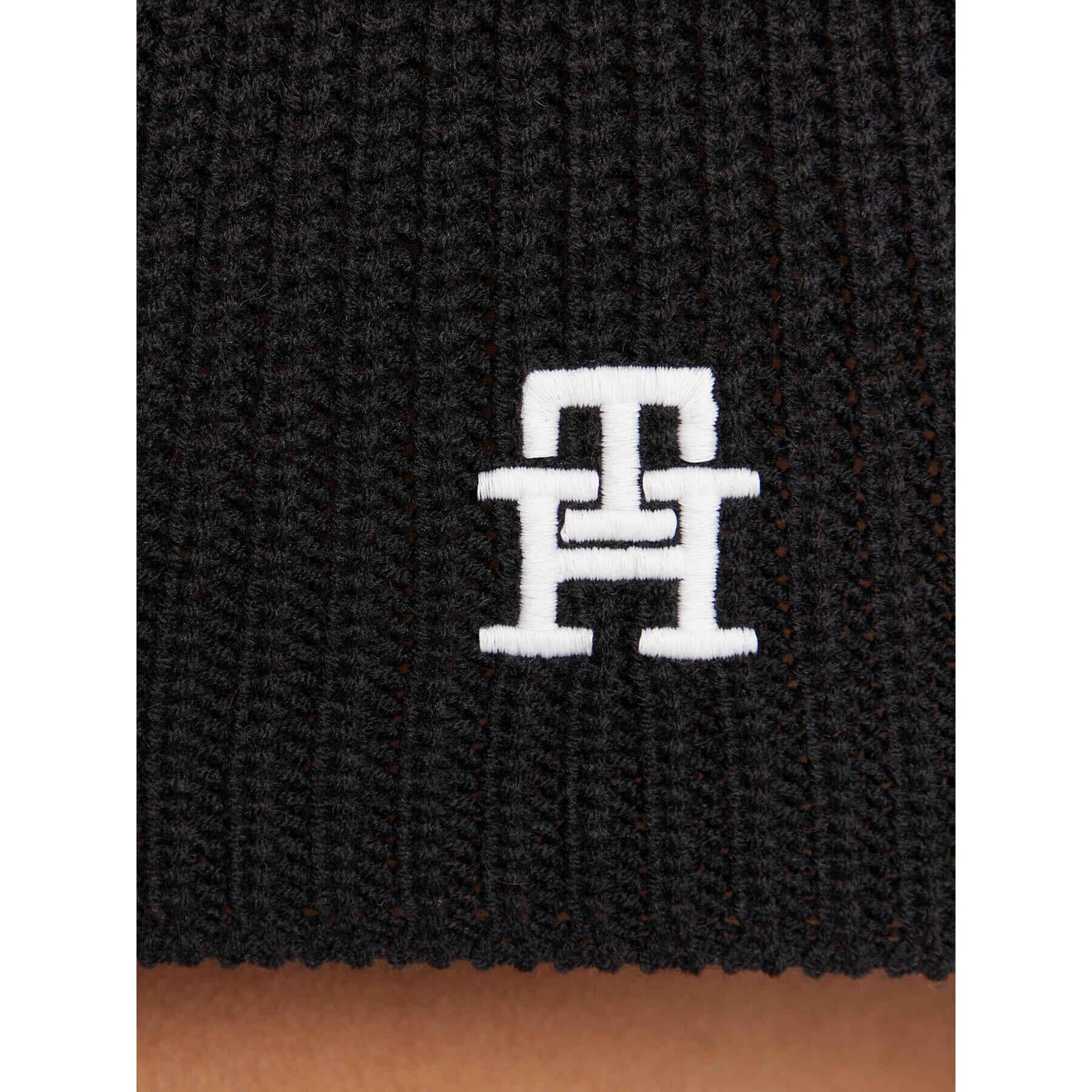 Tommy Hilfiger Šal Monogram AW0AW14288 Črna - Pepit.si