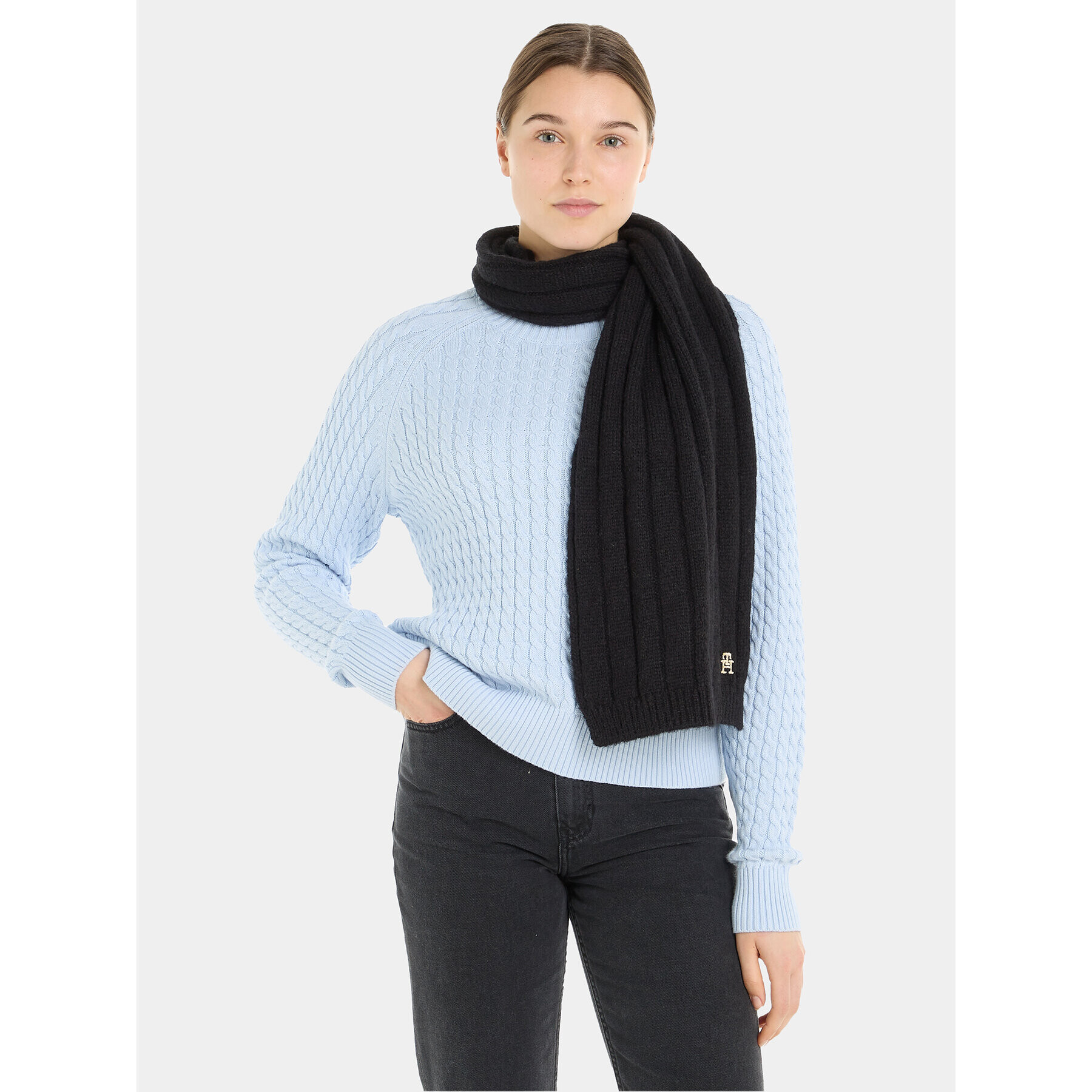 Tommy Hilfiger Šal Th Timeless Scarf AW0AW15351 Črna - Pepit.si