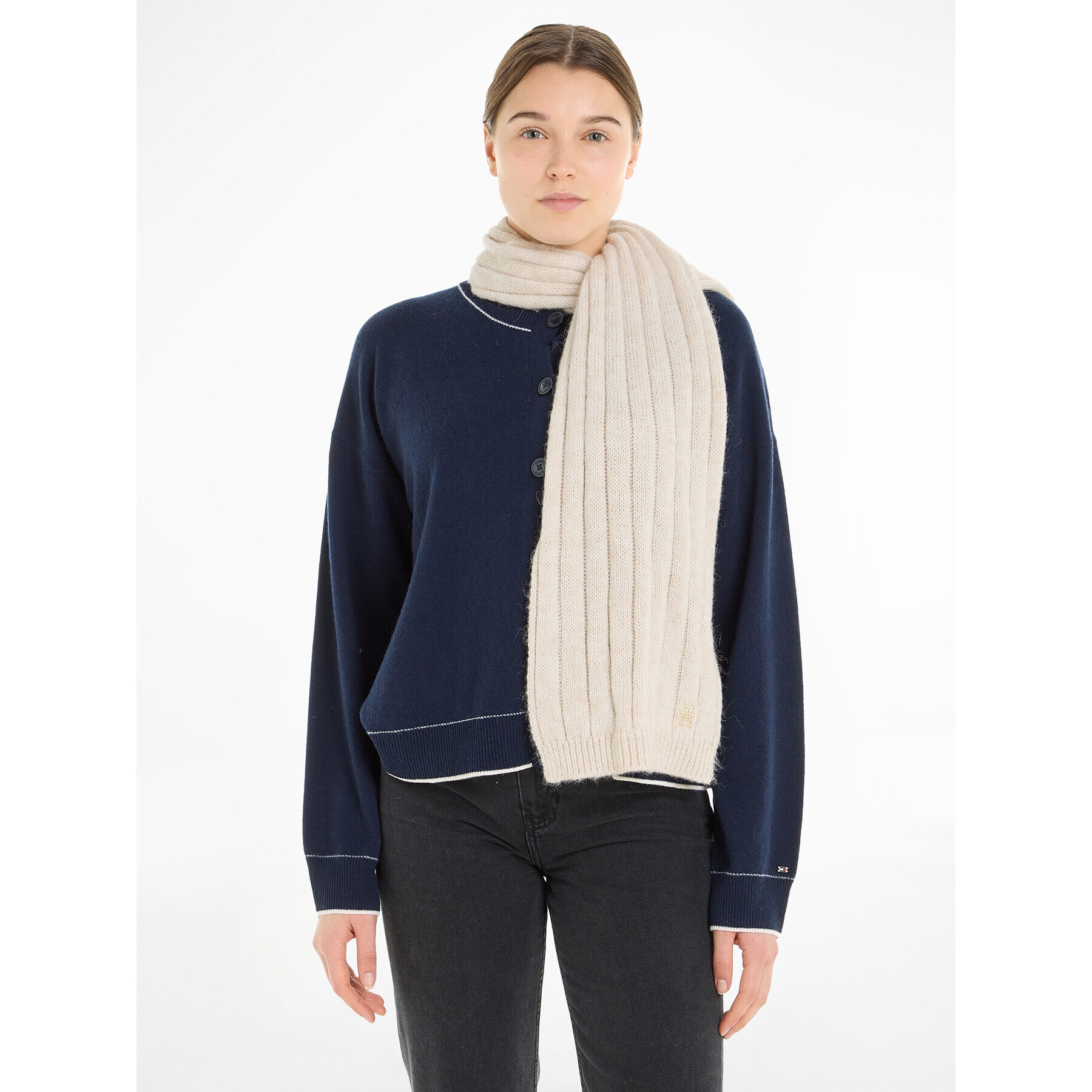 Tommy Hilfiger Šal Th Timeless Scarf AW0AW15351 Écru - Pepit.si