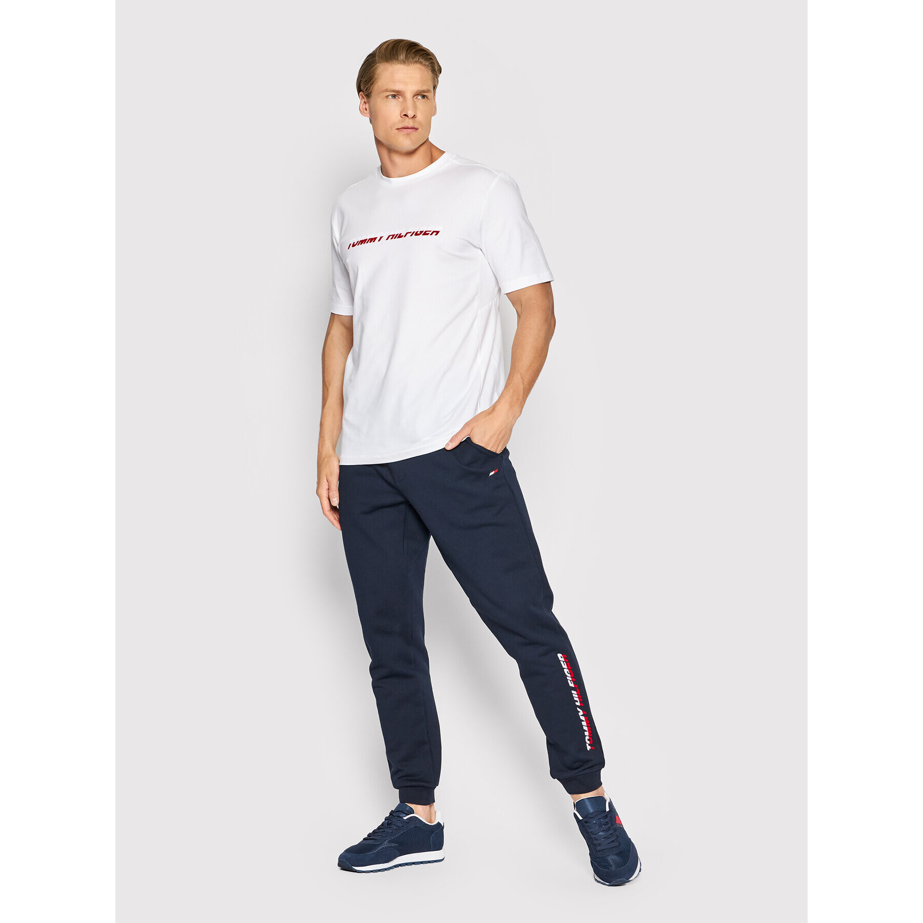 Tommy Hilfiger Spodnji del trenirke Essentials MW0MW22710 Mornarsko modra Regular Fit - Pepit.si