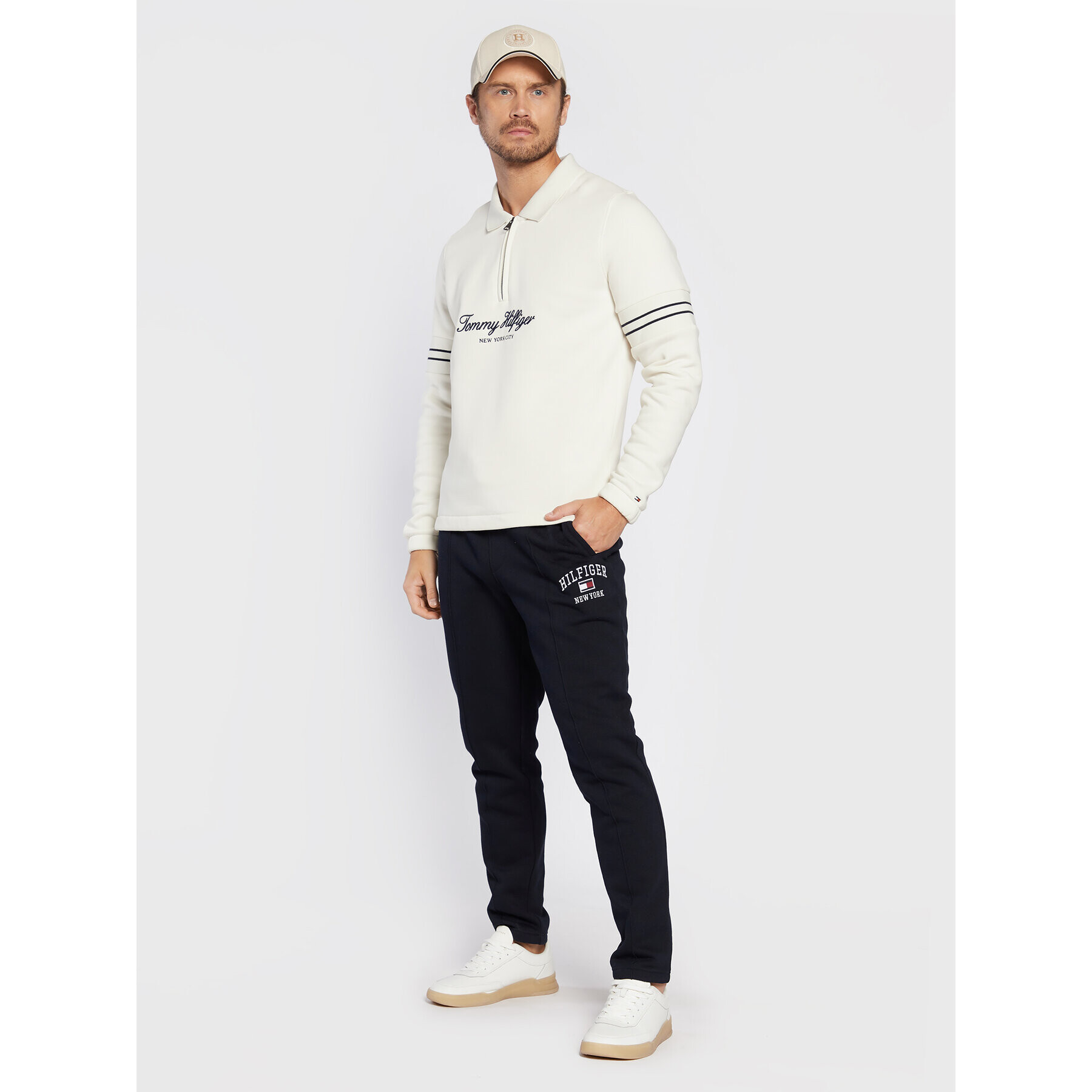 Tommy Hilfiger Spodnji del trenirke Modern Varsity MW0MW28174 Mornarsko modra Regular Fit - Pepit.si