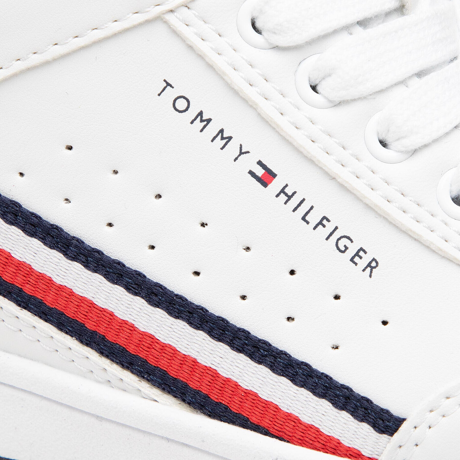 Tommy Hilfiger Superge High Top Lace-Up Sneaker T3B4-32051-0621 M Bela - Pepit.si